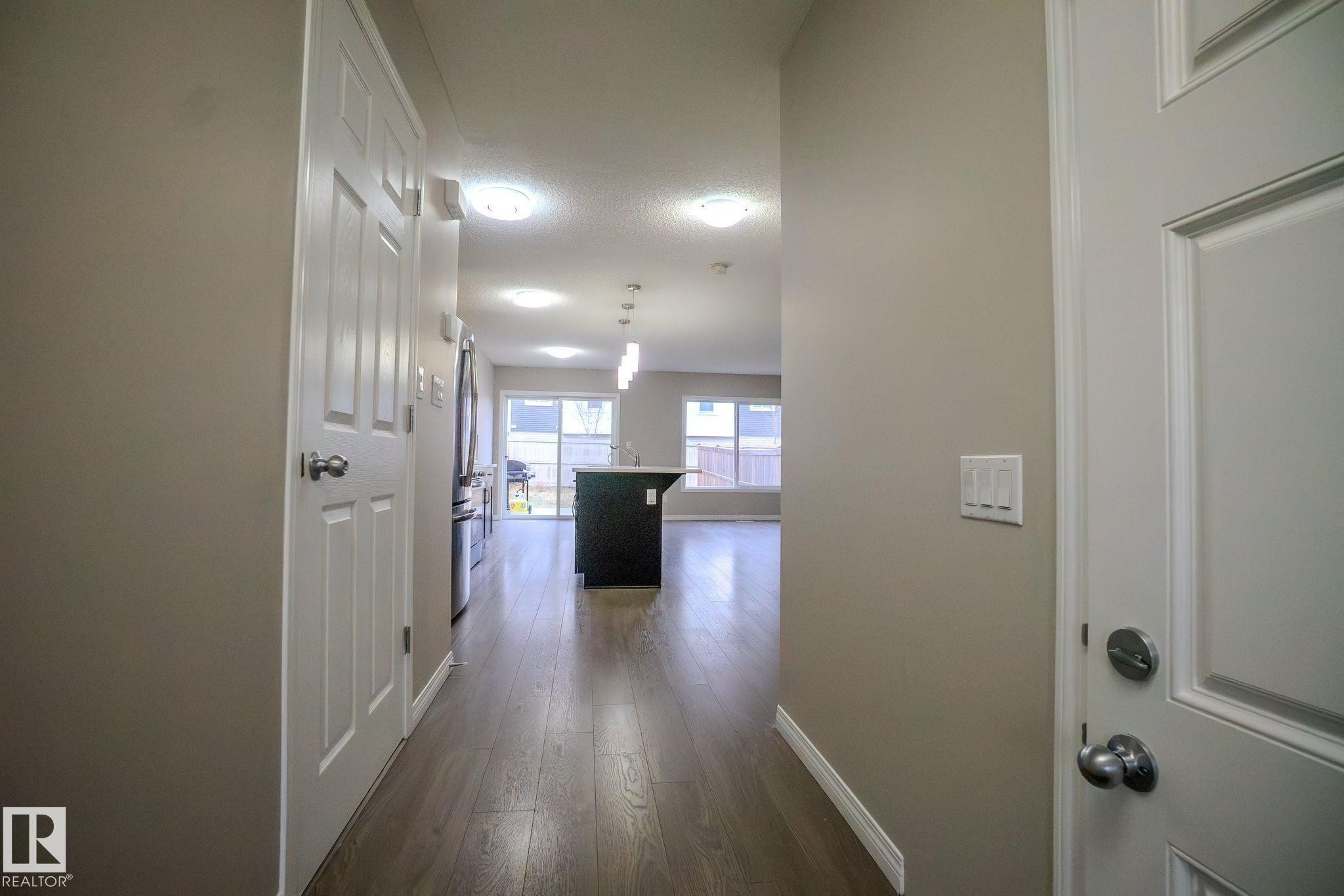 747 Eagleson Crescent, Edmonton, AB - Indoor Photo Showing Other Room