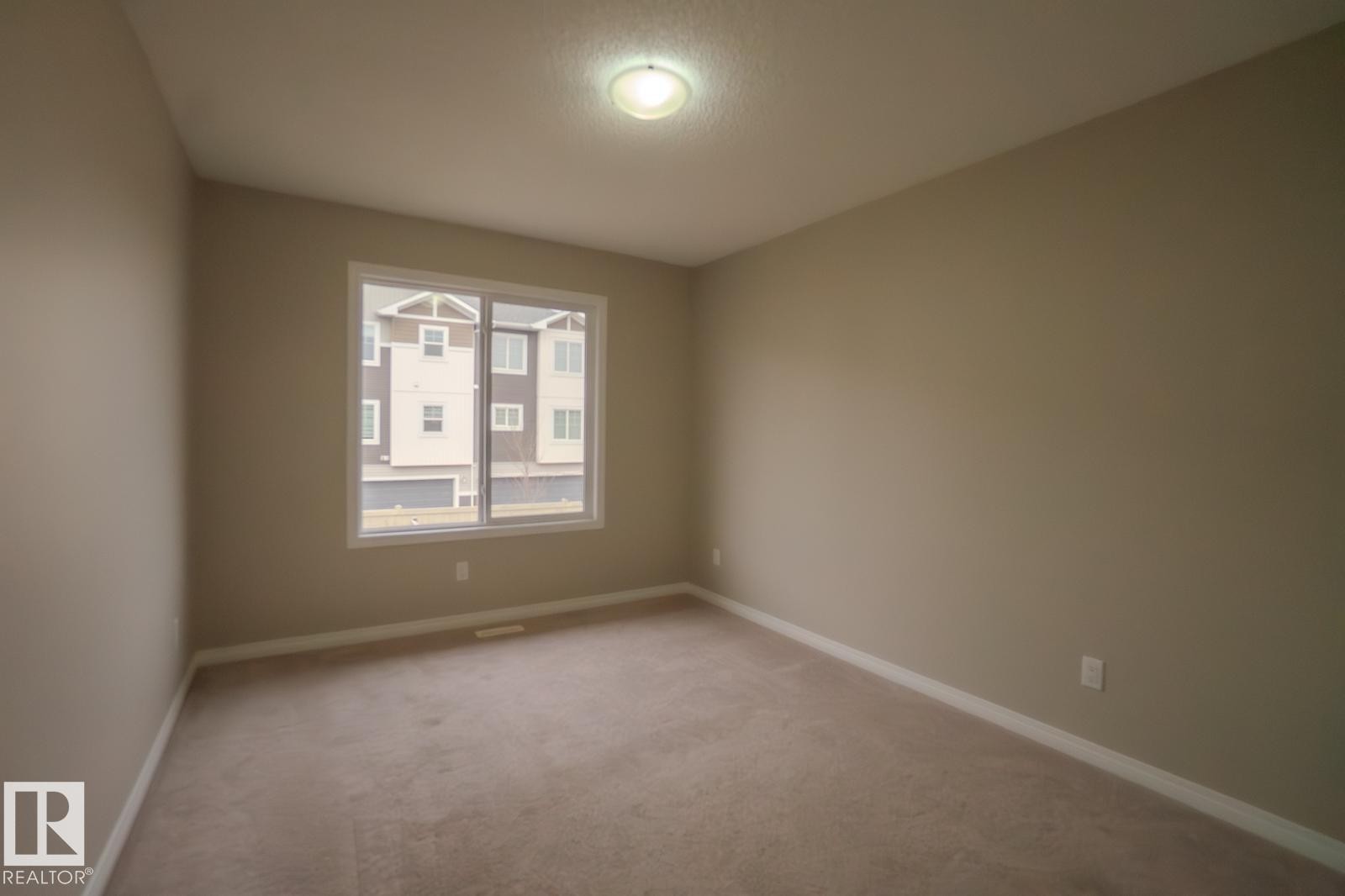 747 Eagleson Crescent, Edmonton, AB - Indoor Photo Showing Other Room
