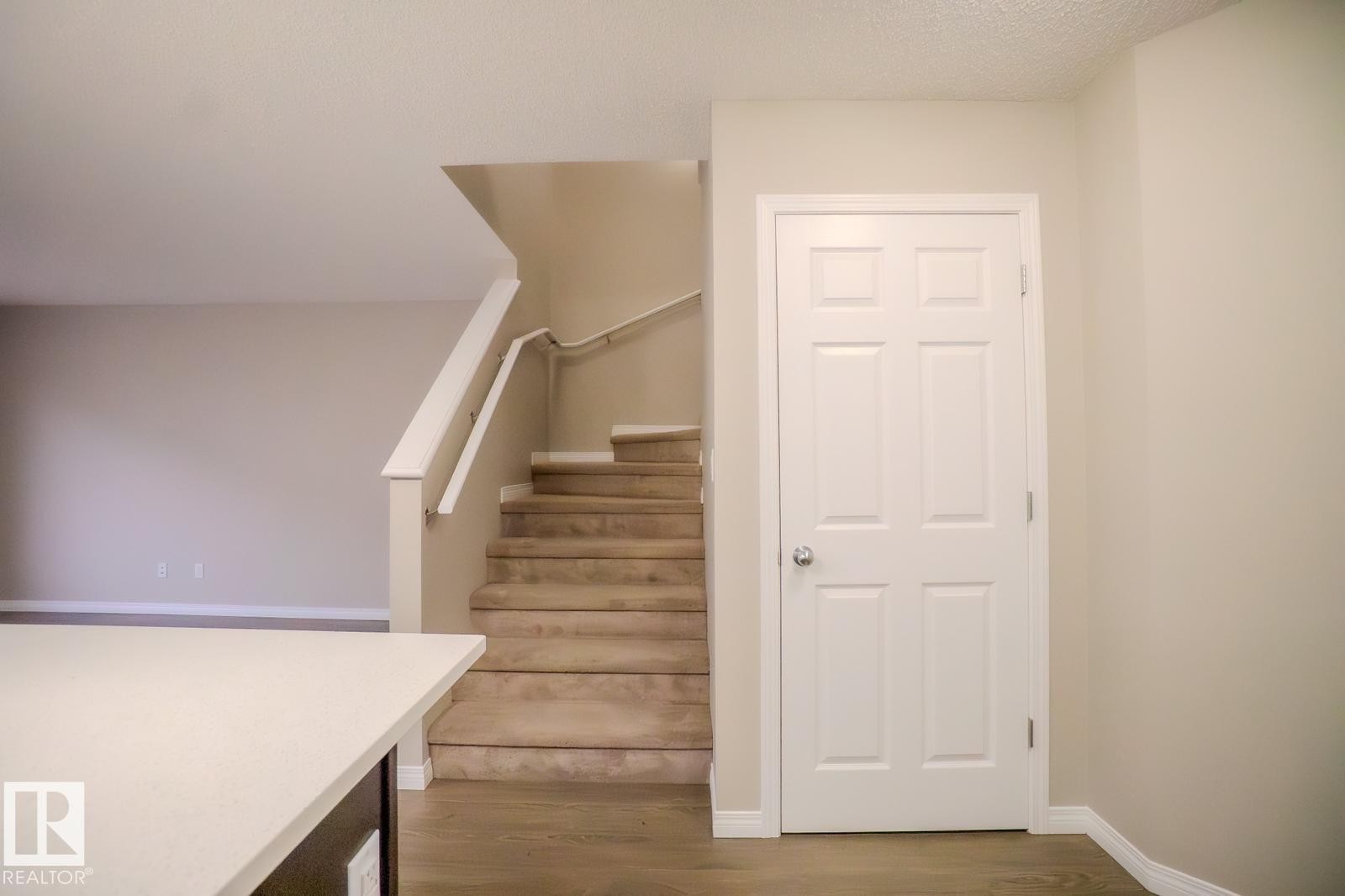 747 Eagleson Crescent, Edmonton, AB - Indoor Photo Showing Other Room