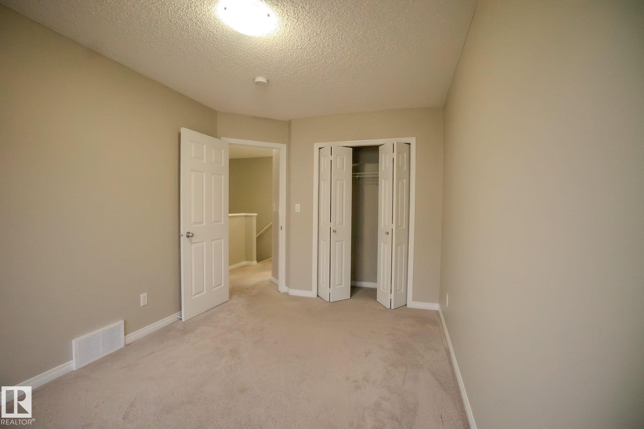 747 Eagleson Crescent, Edmonton, AB - Indoor Photo Showing Other Room