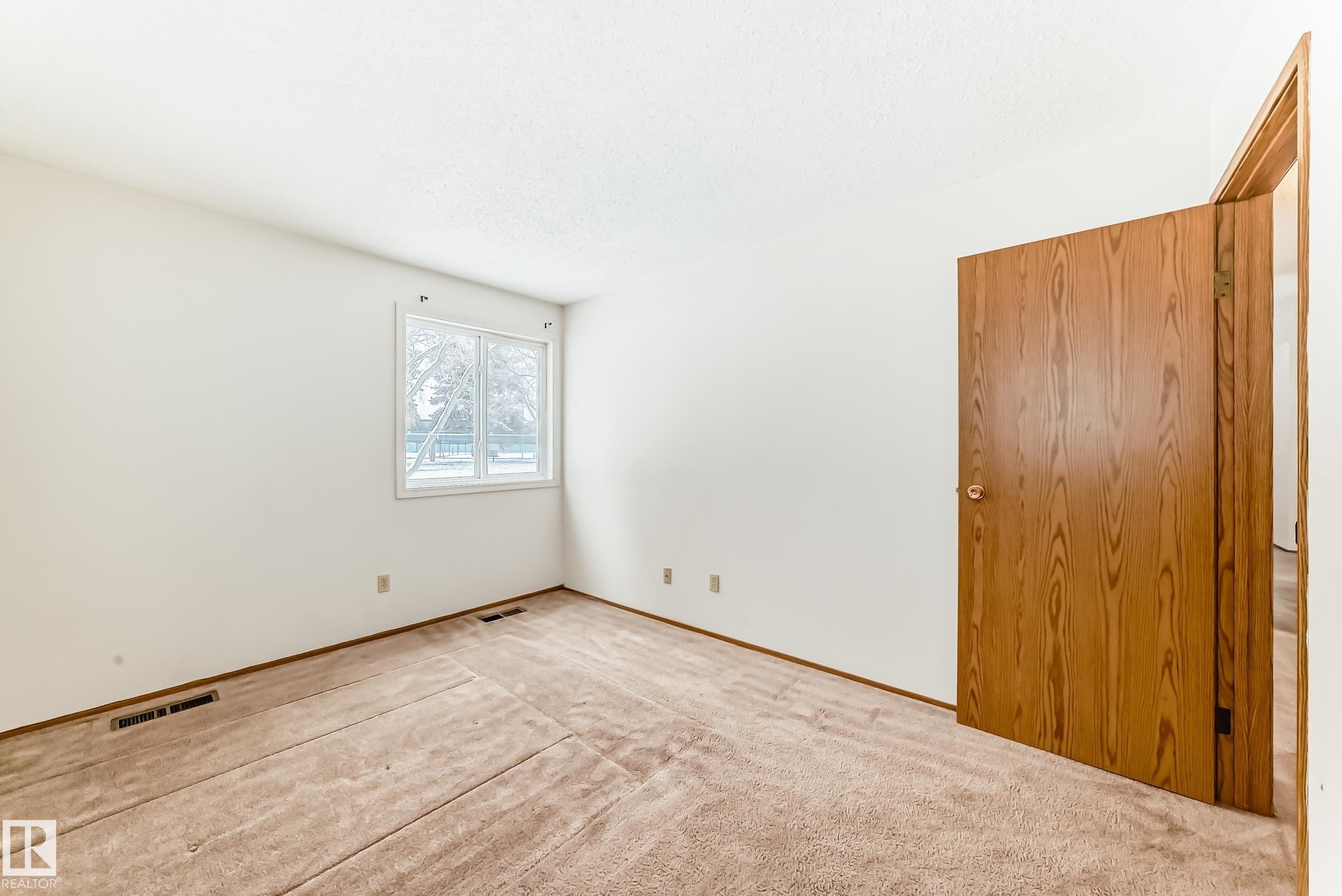 104 70 Alpine Place, St. Albert, AB - Indoor Photo Showing Other Room