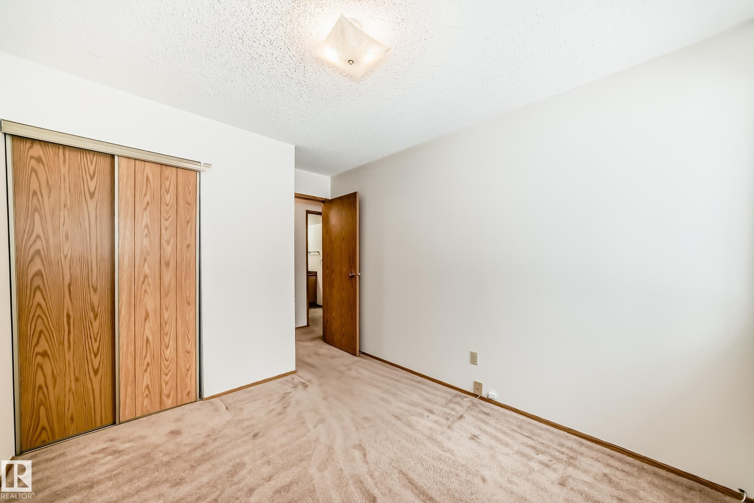 104 70 Alpine Place, St. Albert, AB - Indoor Photo Showing Other Room