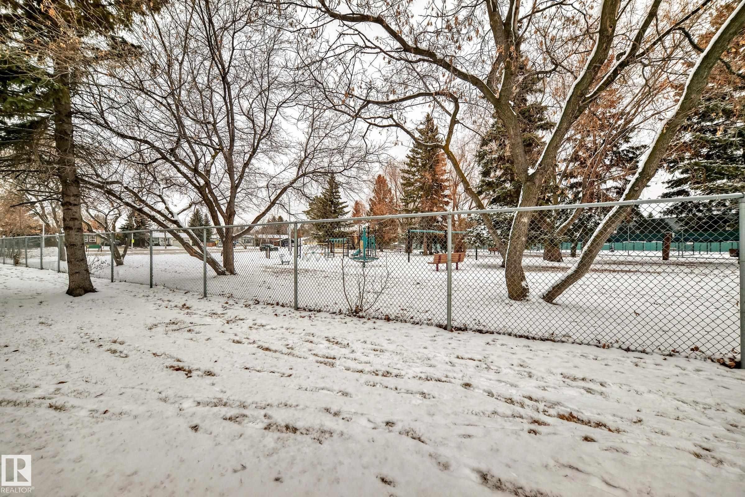 104 70 Alpine Place, St. Albert, AB - Outdoor