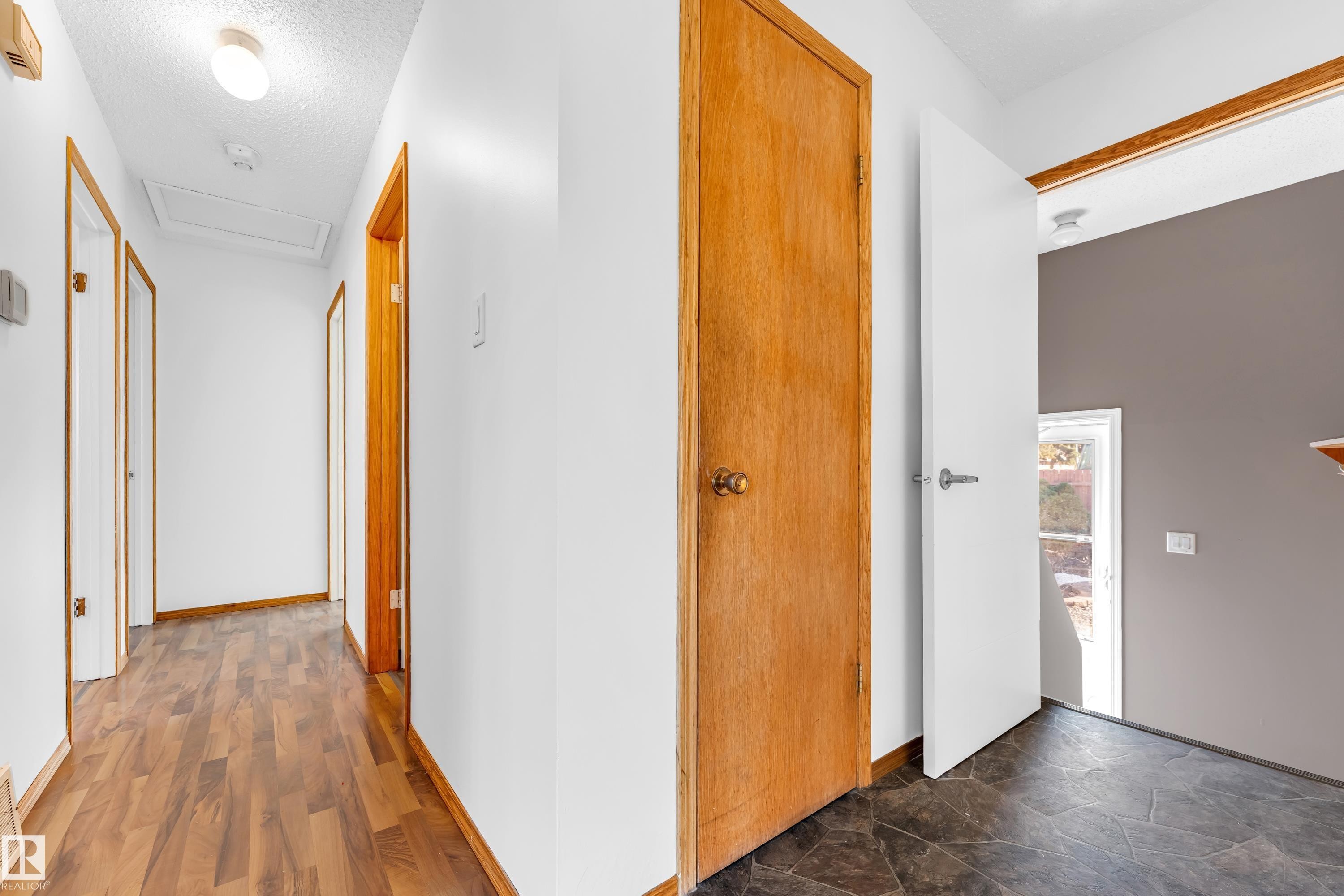 8103 14 Avenue, Edmonton, AB - Indoor Photo Showing Other Room