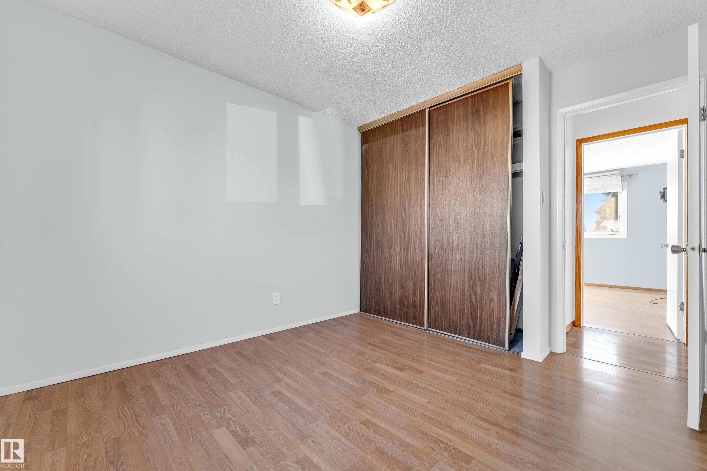 8103 14 Avenue, Edmonton, AB - Indoor Photo Showing Other Room