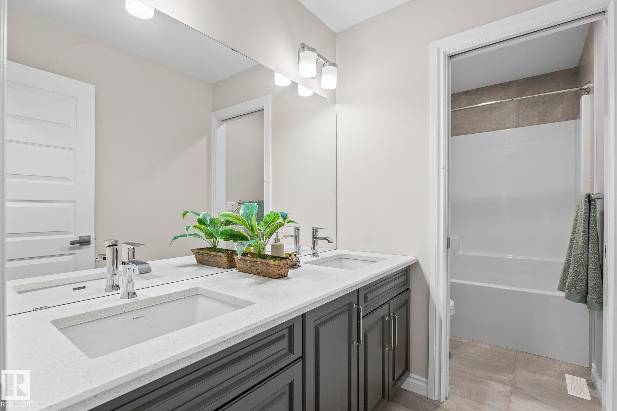 73 Redspur Drive, St. Albert, AB - Indoor Photo Showing Bathroom