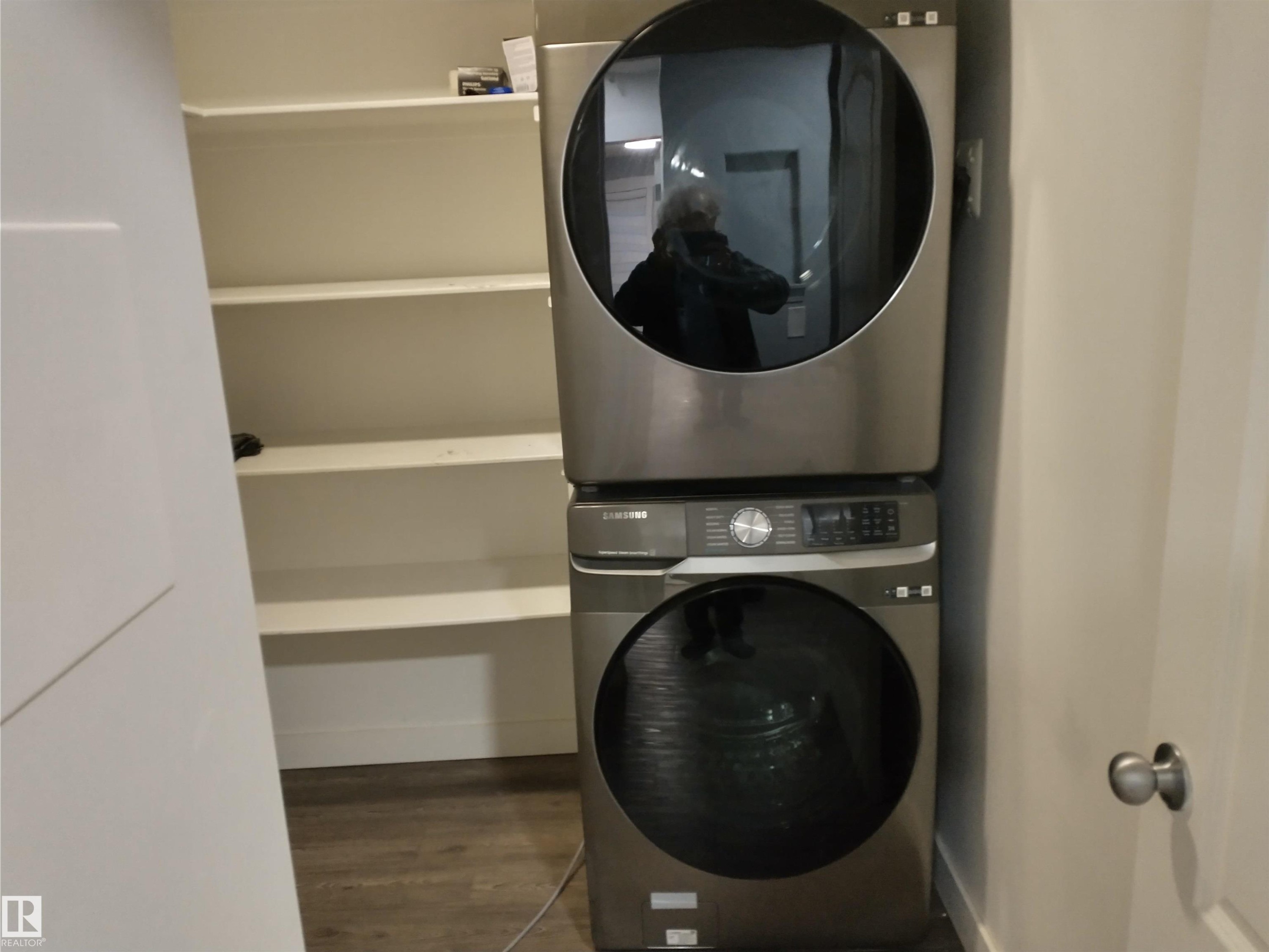 Edmonton, AB - Indoor Photo Showing Laundry Room