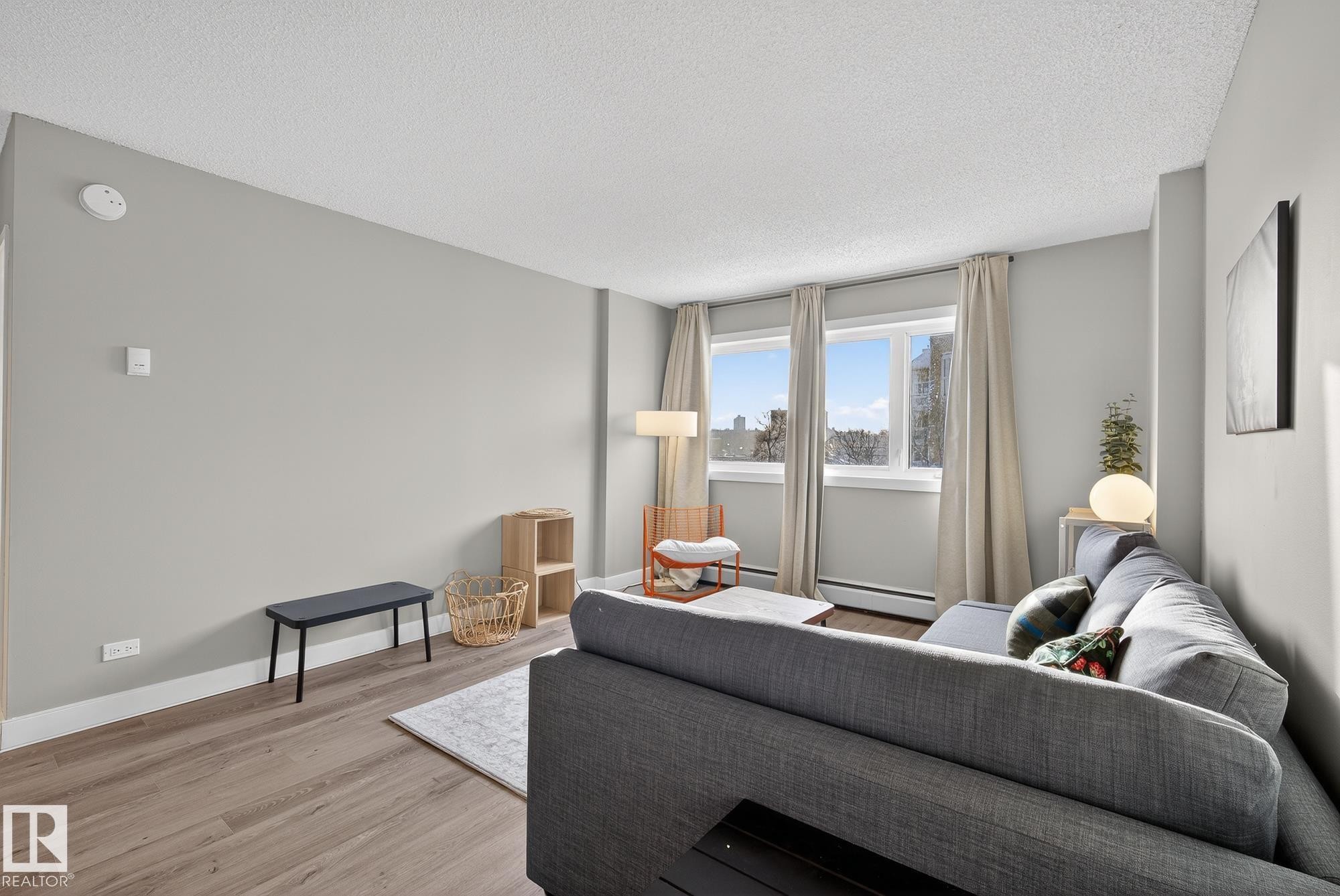 308 9710 105 Street, Edmonton, AB - Indoor Photo Showing Living Room