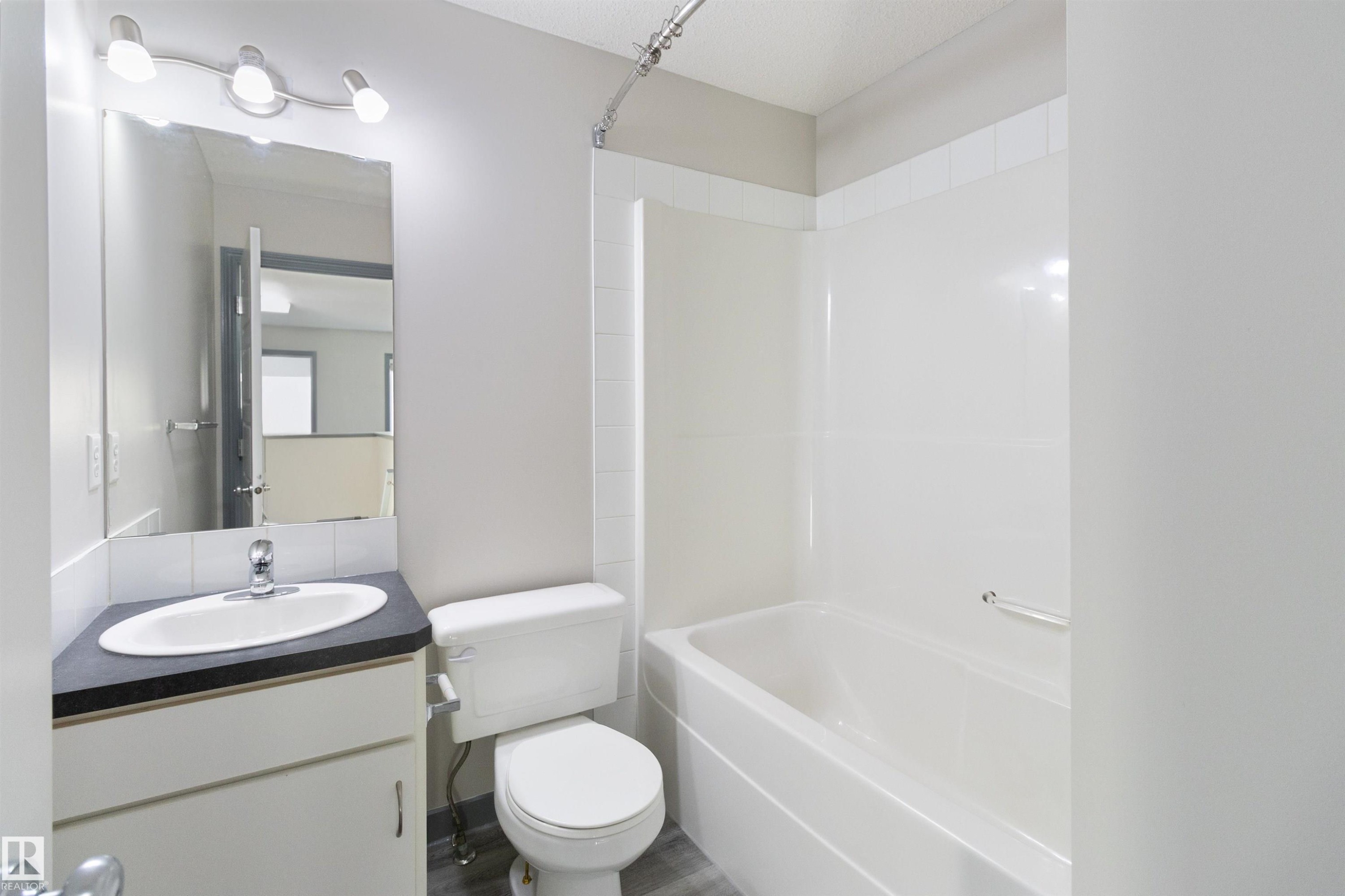 75 Dunlop Wynd, Leduc, AB - Indoor Photo Showing Bathroom