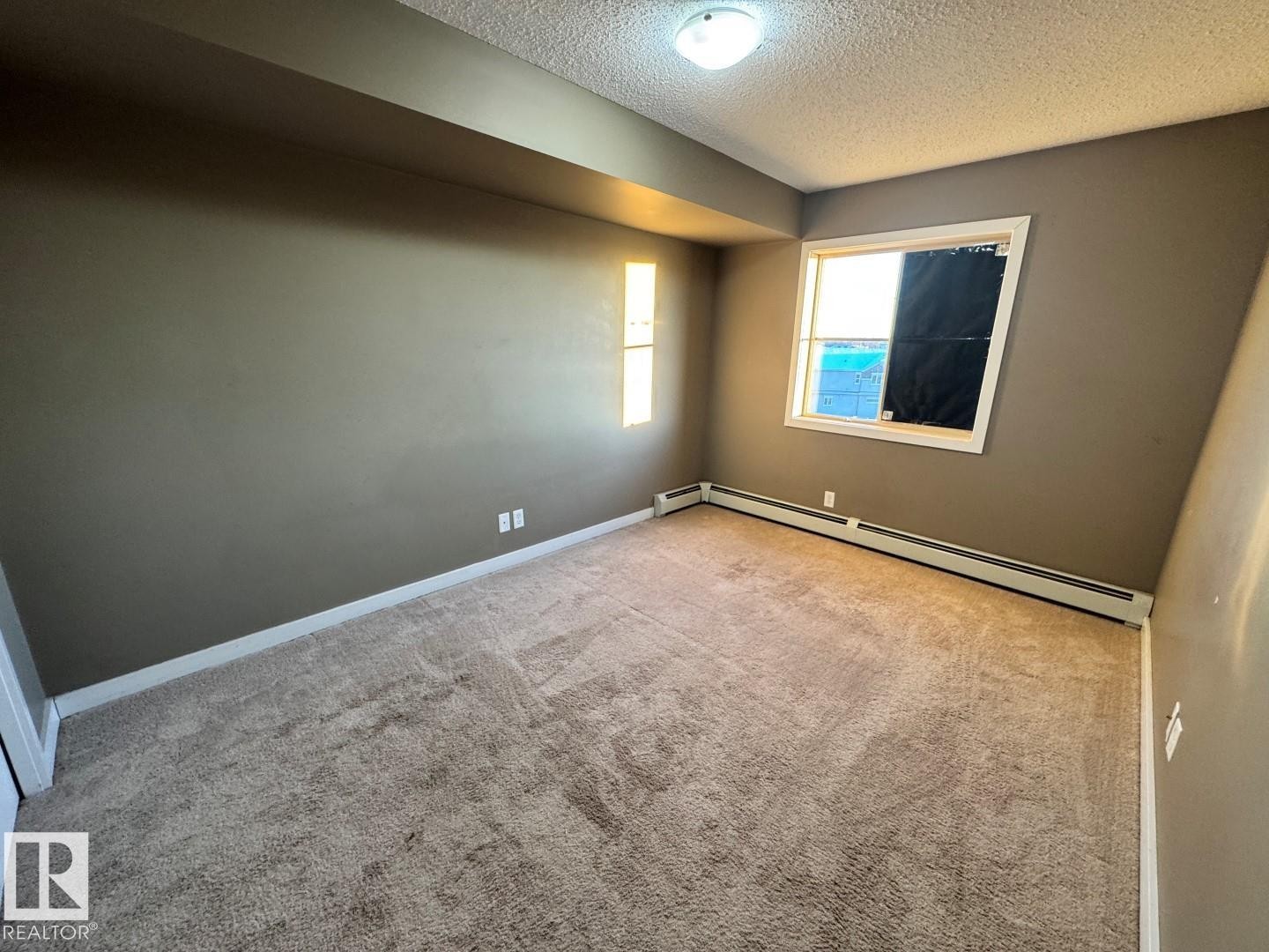421 107 Watt Common, Edmonton, AB - Indoor Photo Showing Other Room