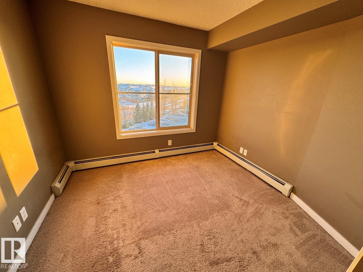 421 107 Watt Common, Edmonton, AB - Indoor Photo Showing Other Room