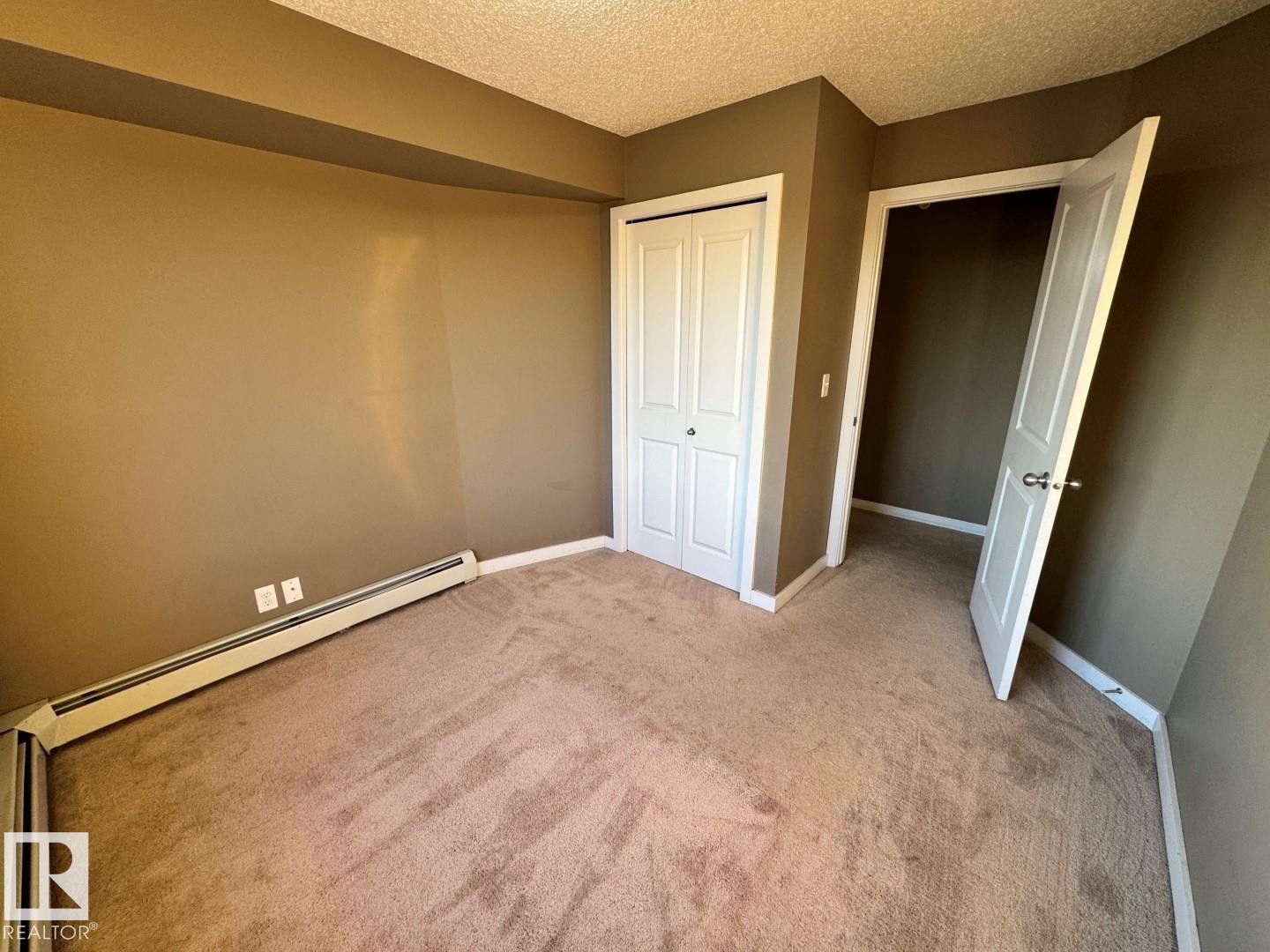 421 107 Watt Common, Edmonton, AB - Indoor Photo Showing Other Room