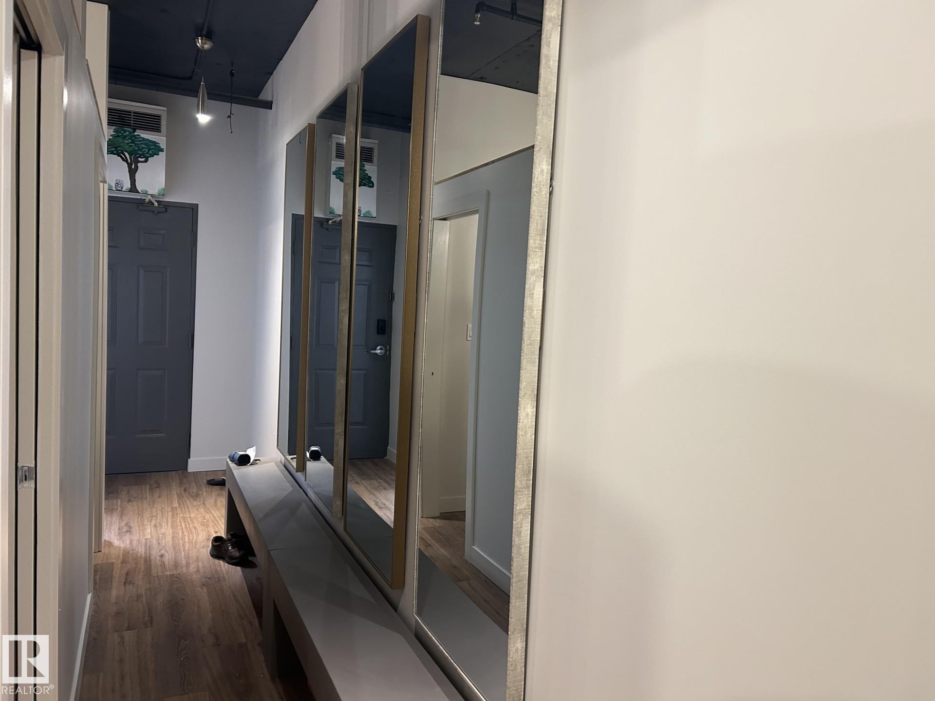 Edmonton, AB - Indoor Photo Showing Other Room