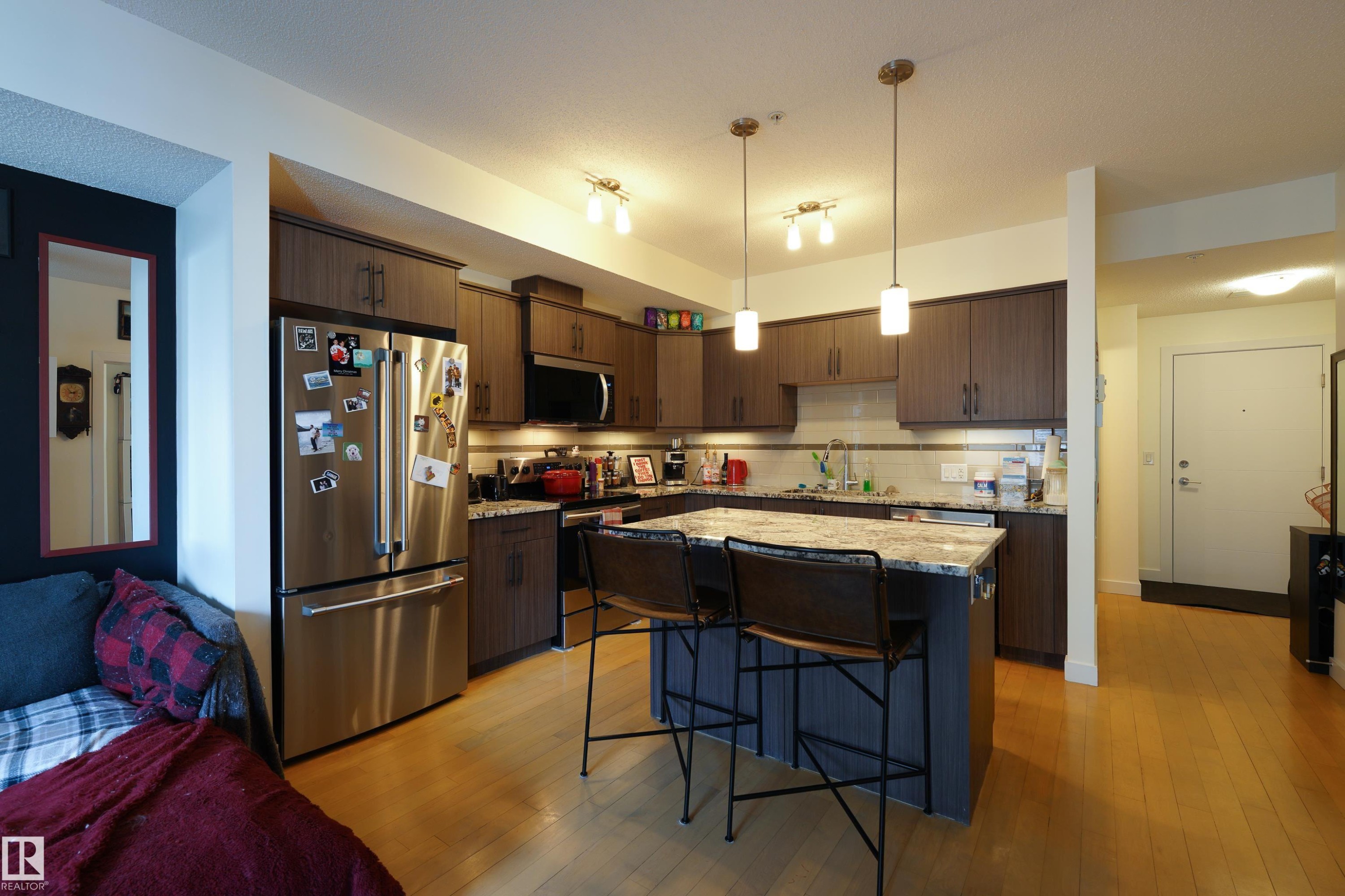 319 10523 123 Street, Edmonton, AB - Indoor Photo Showing Kitchen With Upgraded Kitchen