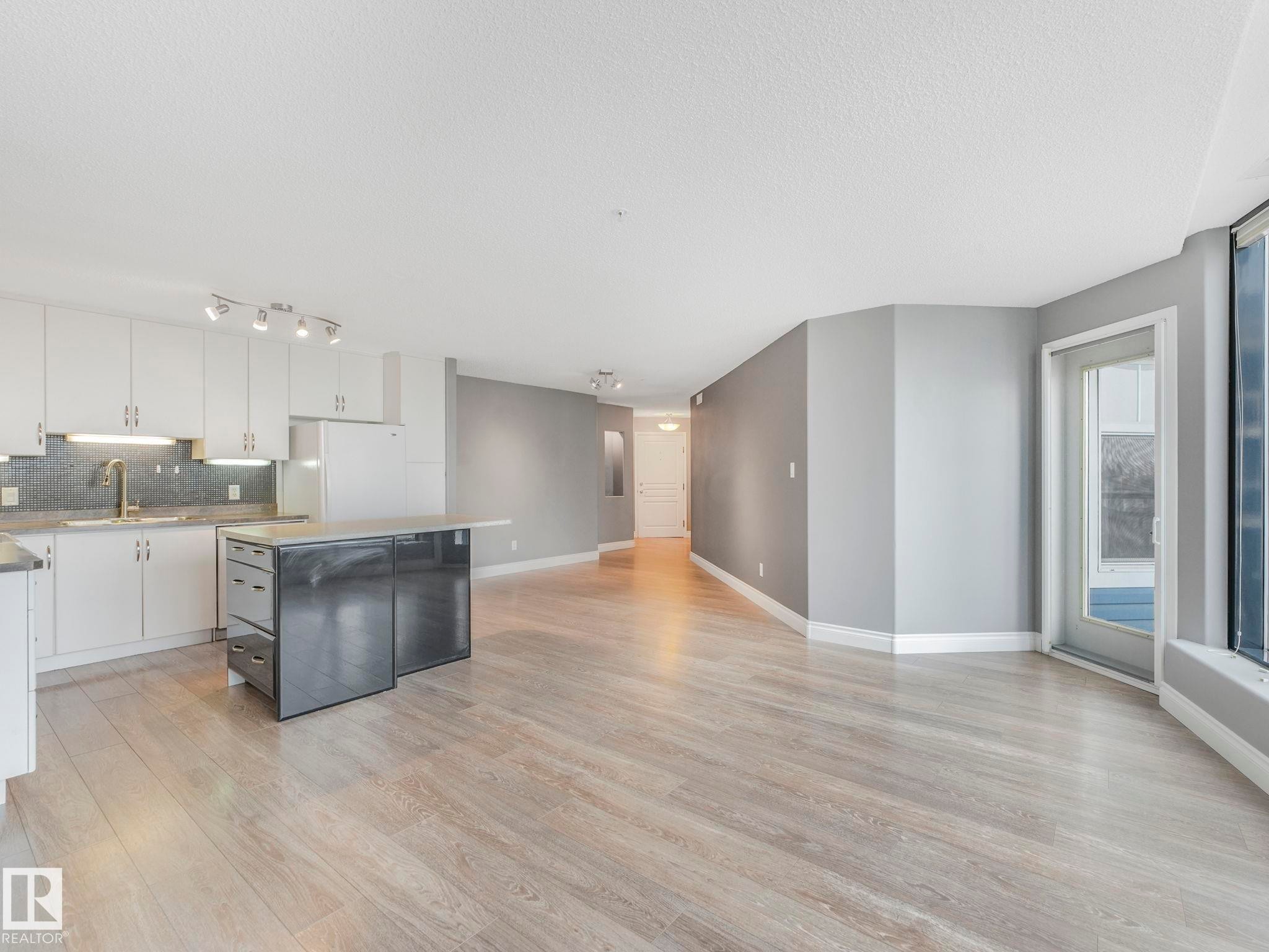 332 16035 132 Street, Edmonton, AB - Indoor Photo Showing Kitchen