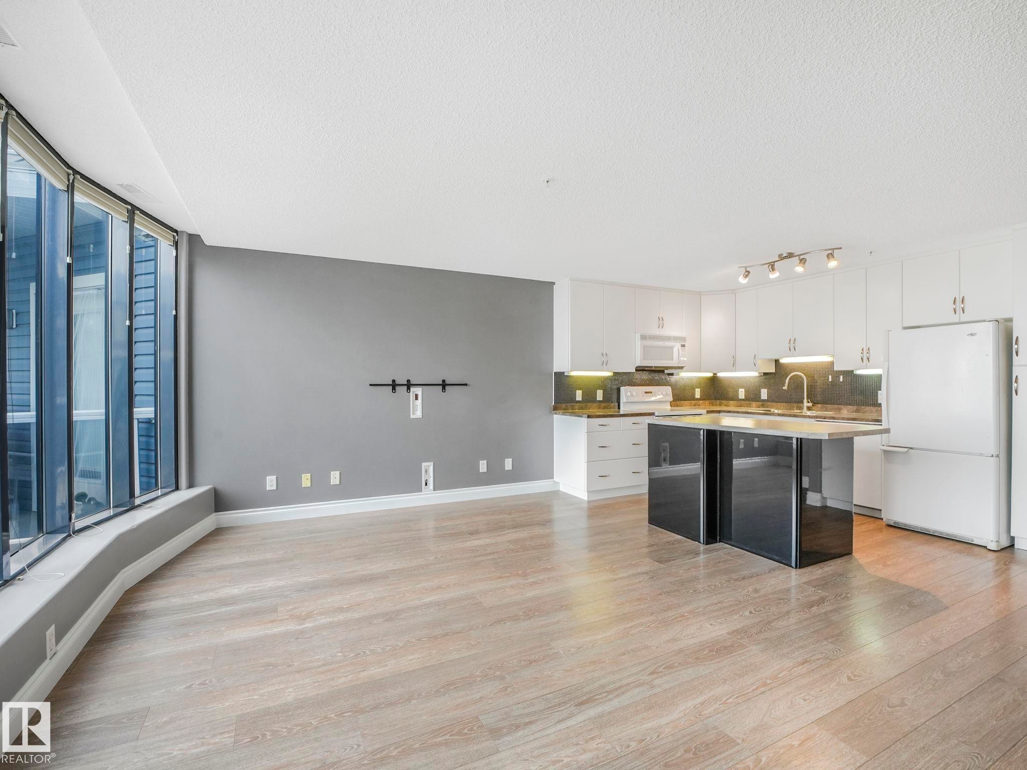 332 16035 132 Street, Edmonton, AB - Indoor Photo Showing Kitchen