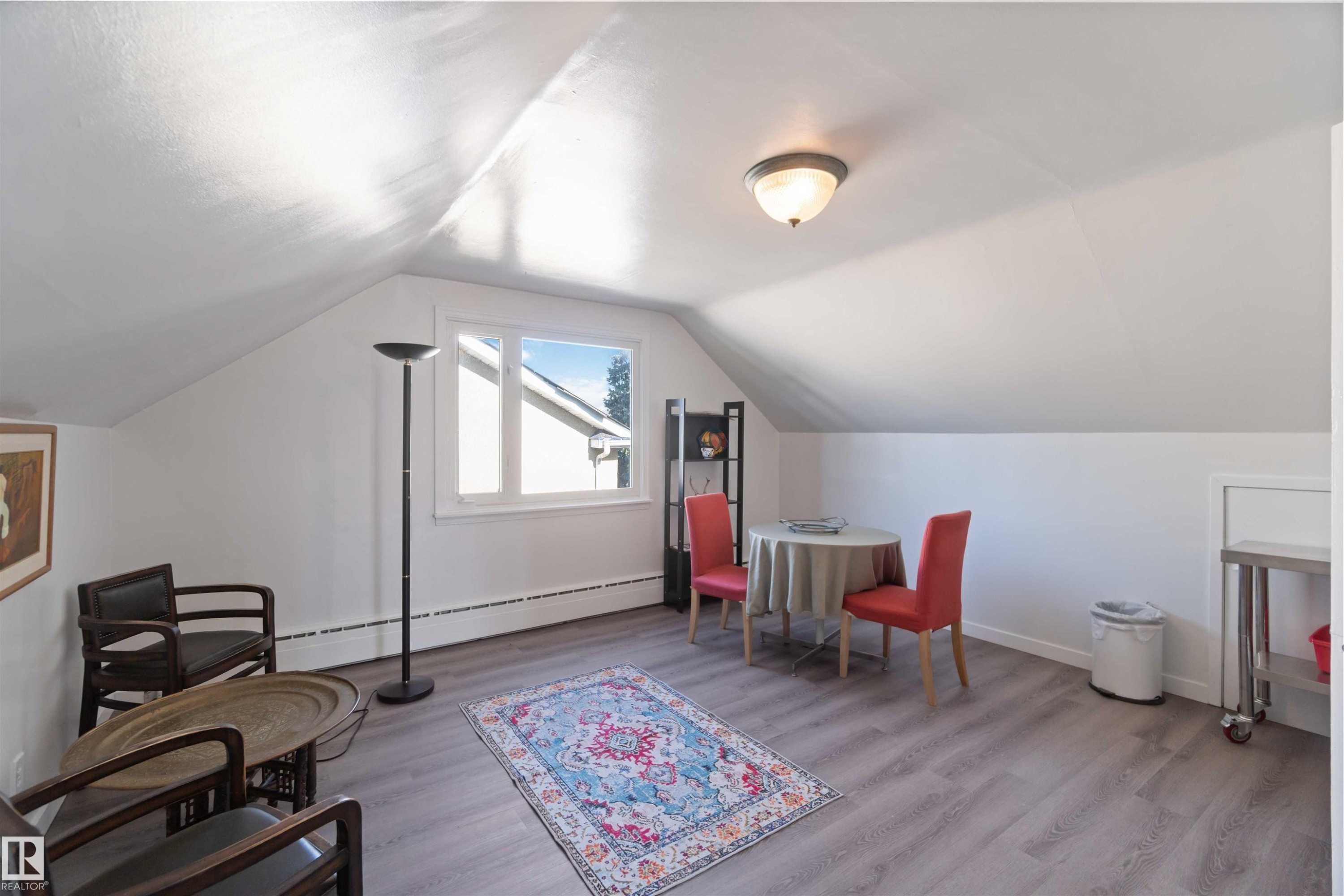 11022 110 Avenue, Edmonton, AB - Indoor