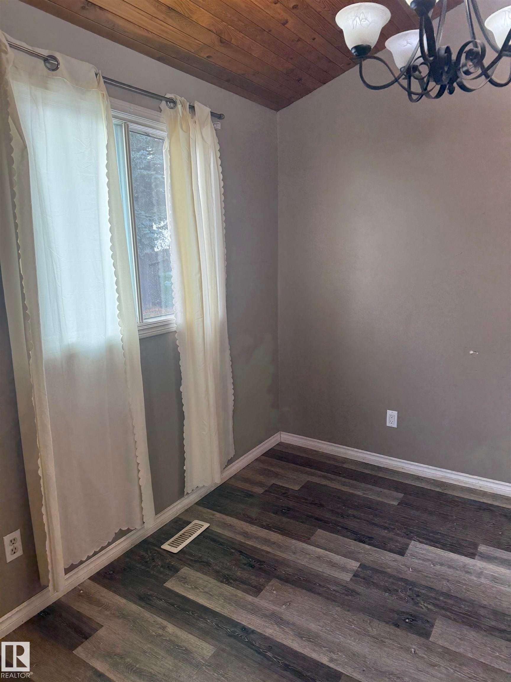 9 Louisbourg Place, St. Albert, AB - Indoor Photo Showing Other Room