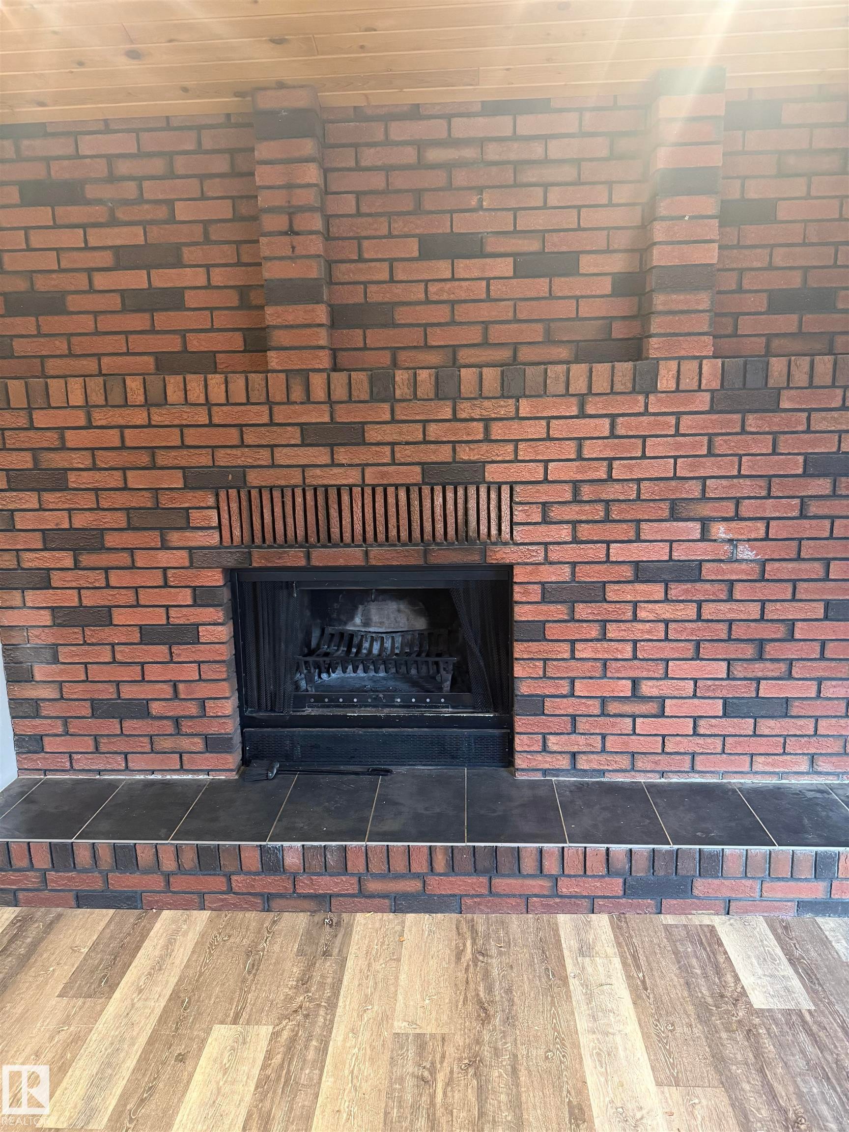 9 Louisbourg Place, St. Albert, AB - Indoor Photo Showing Living Room With Fireplace