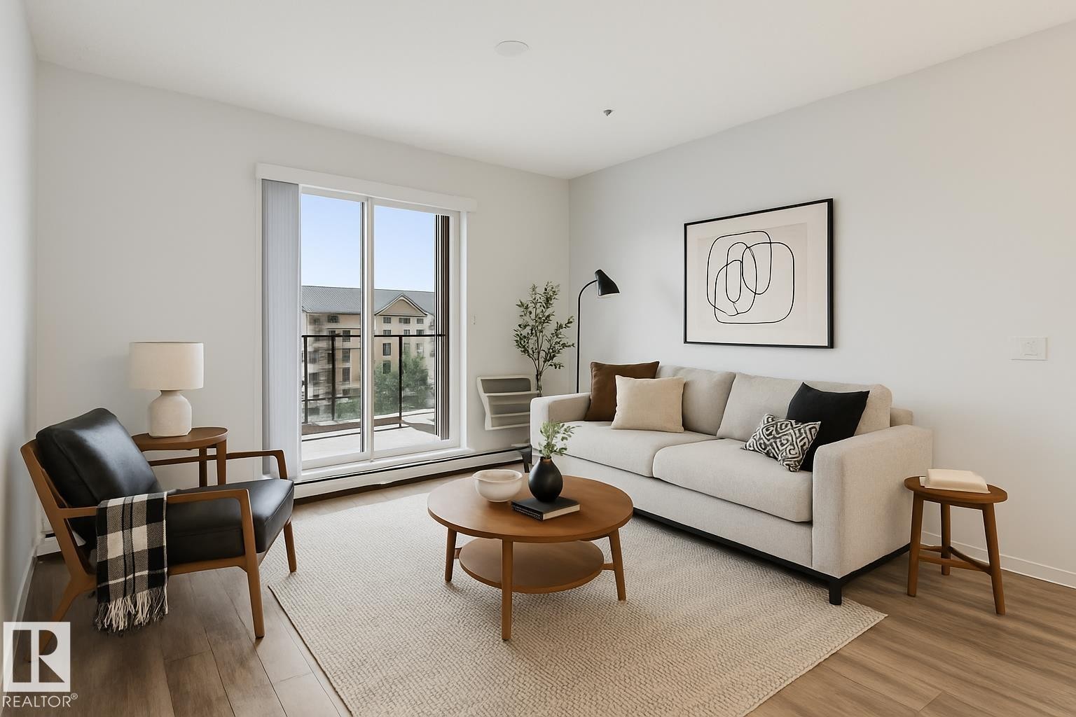 307 812 Welsh Drive, Edmonton, AB - Indoor Photo Showing Living Room