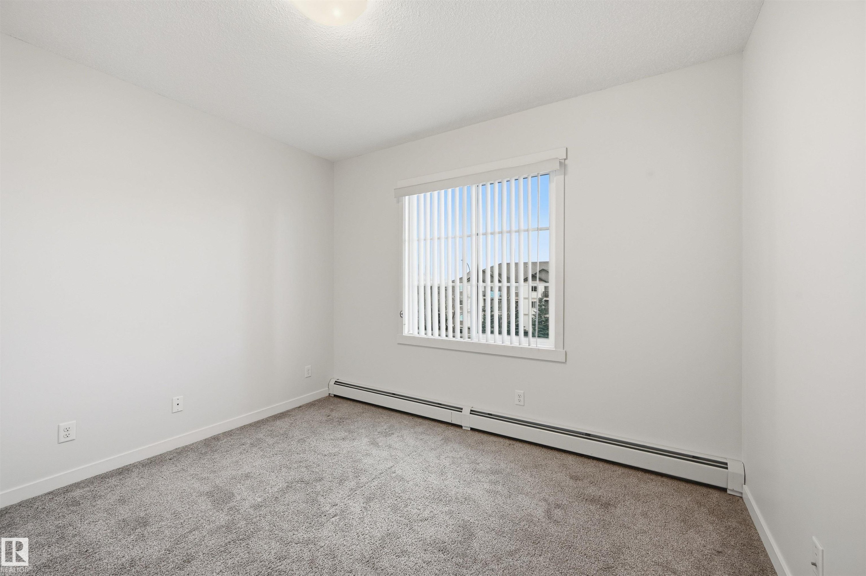 307 812 Welsh Drive, Edmonton, AB - Indoor Photo Showing Other Room