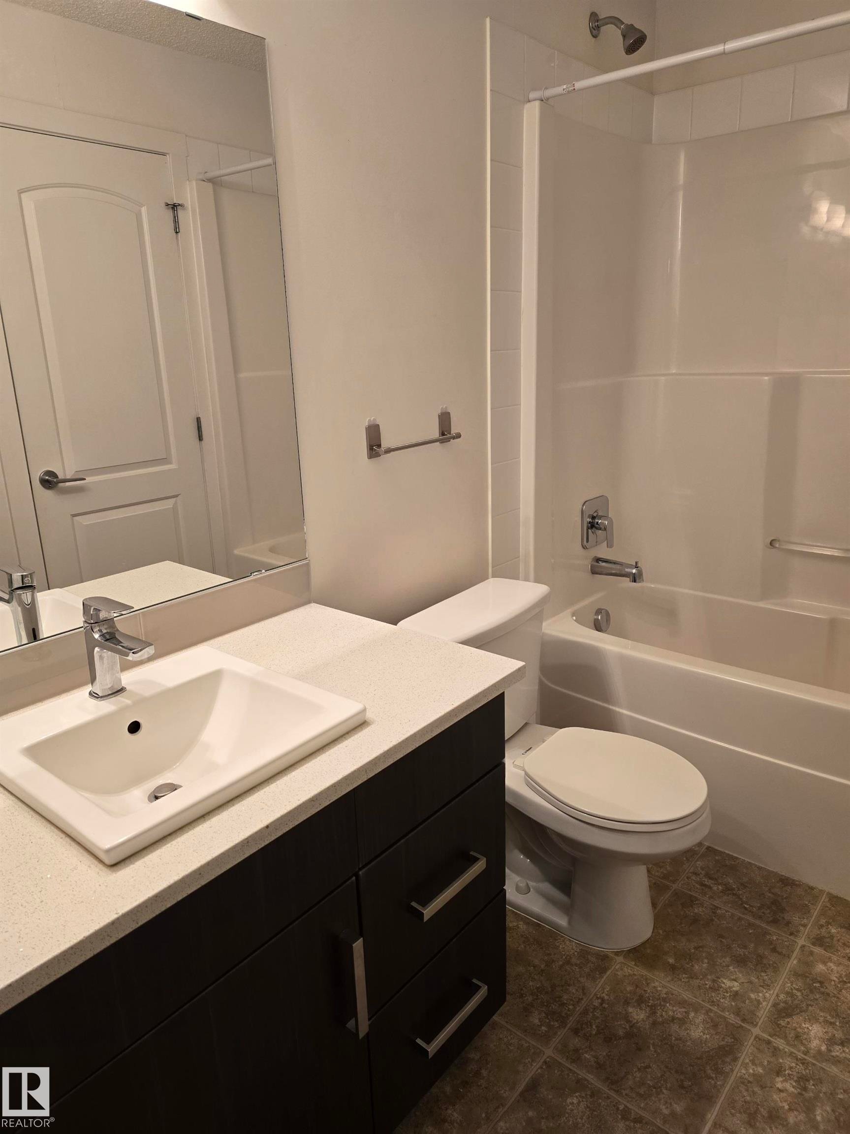 101 667 Watt Boulevard, Edmonton, AB - Indoor Photo Showing Bathroom