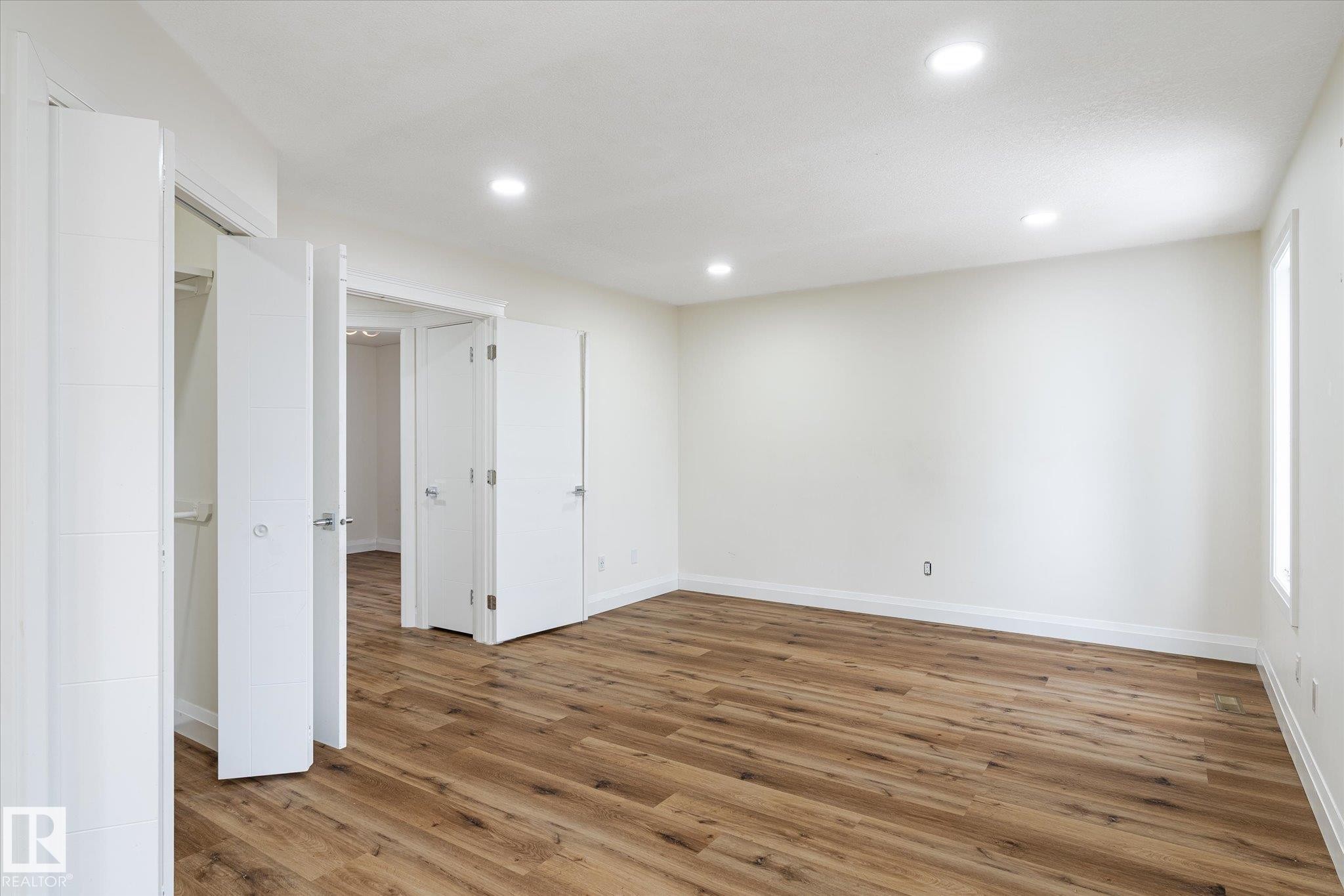 9822 175 Avenue, Edmonton, AB - Indoor Photo Showing Other Room