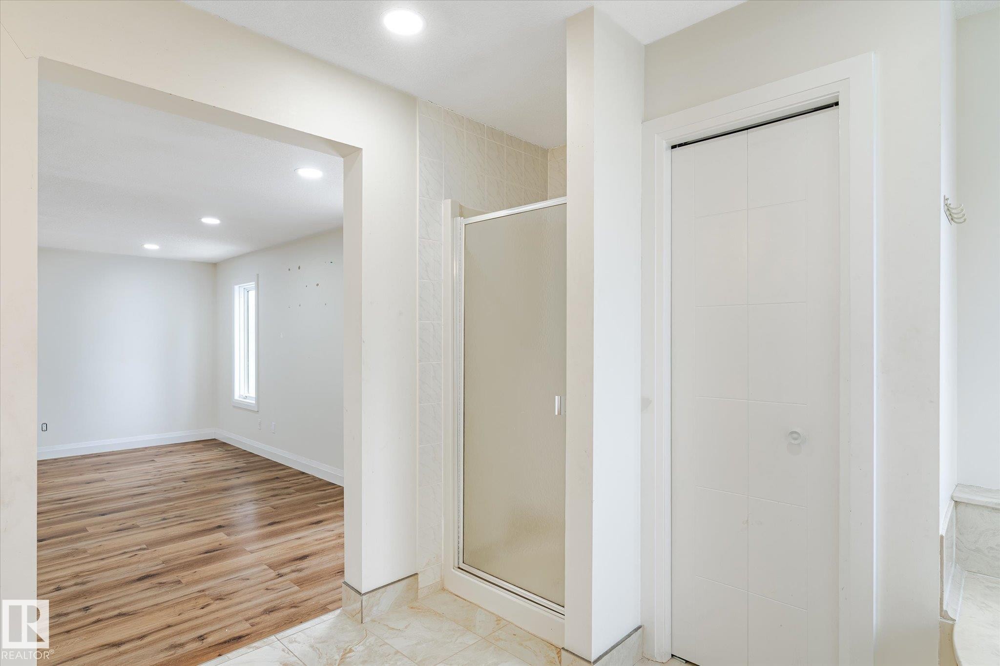 9822 175 Avenue, Edmonton, AB - Indoor Photo Showing Other Room