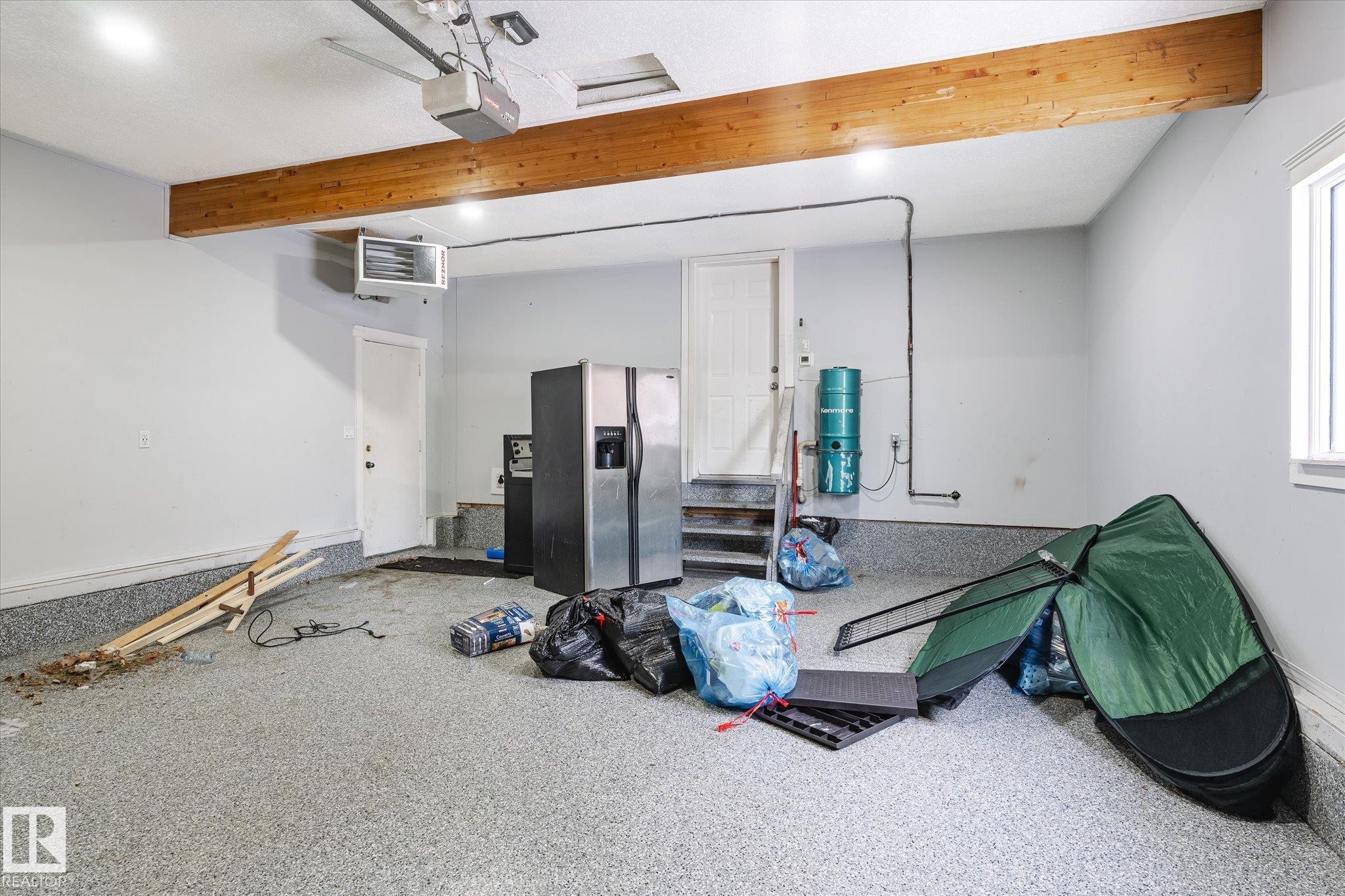 9822 175 Avenue, Edmonton, AB - Indoor