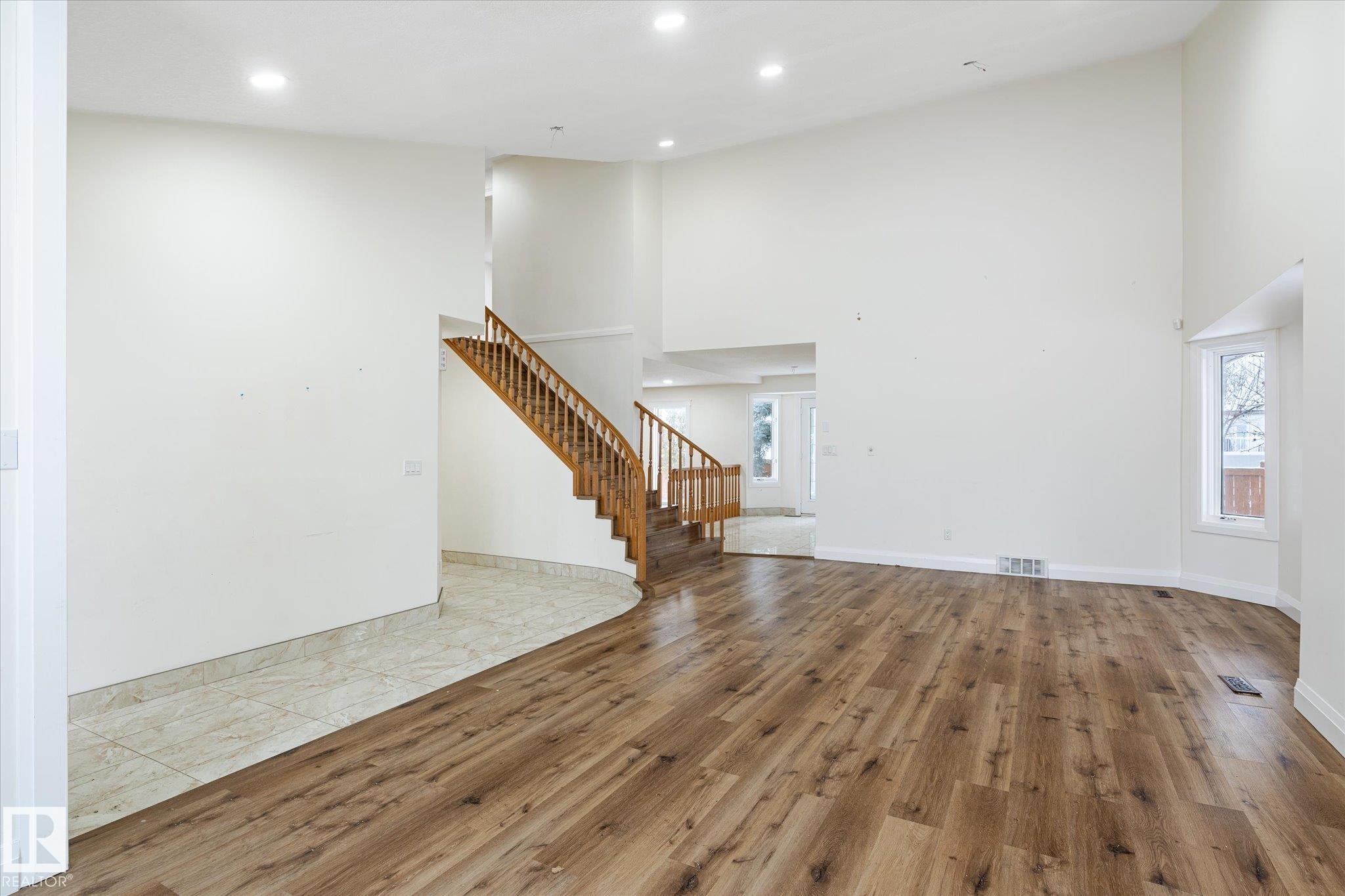 9822 175 Avenue, Edmonton, AB - Indoor Photo Showing Other Room