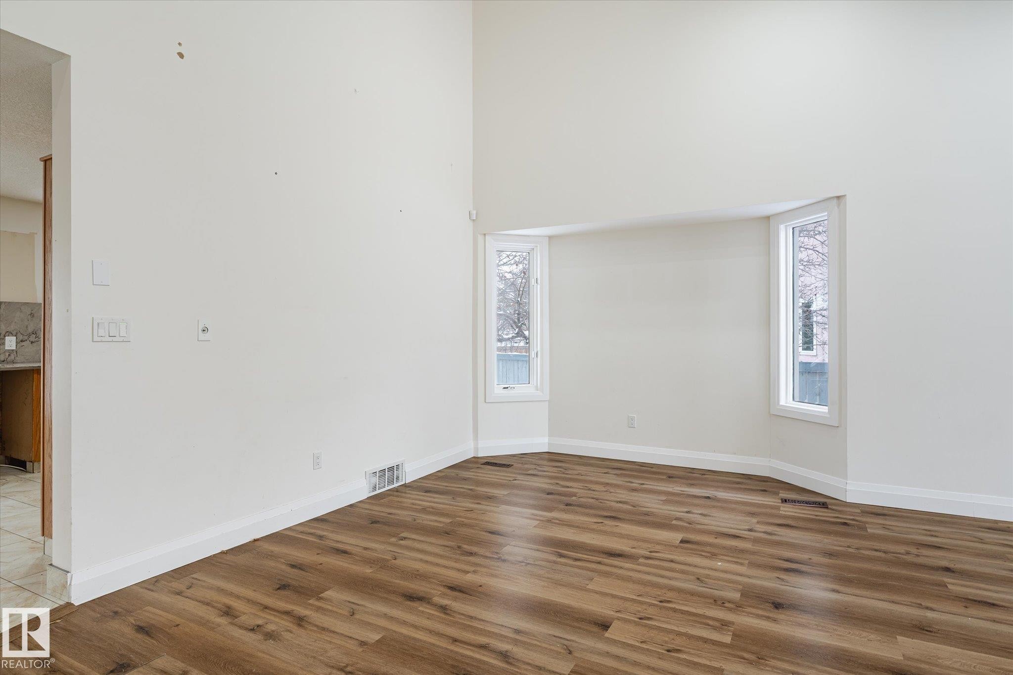 9822 175 Avenue, Edmonton, AB - Indoor Photo Showing Other Room