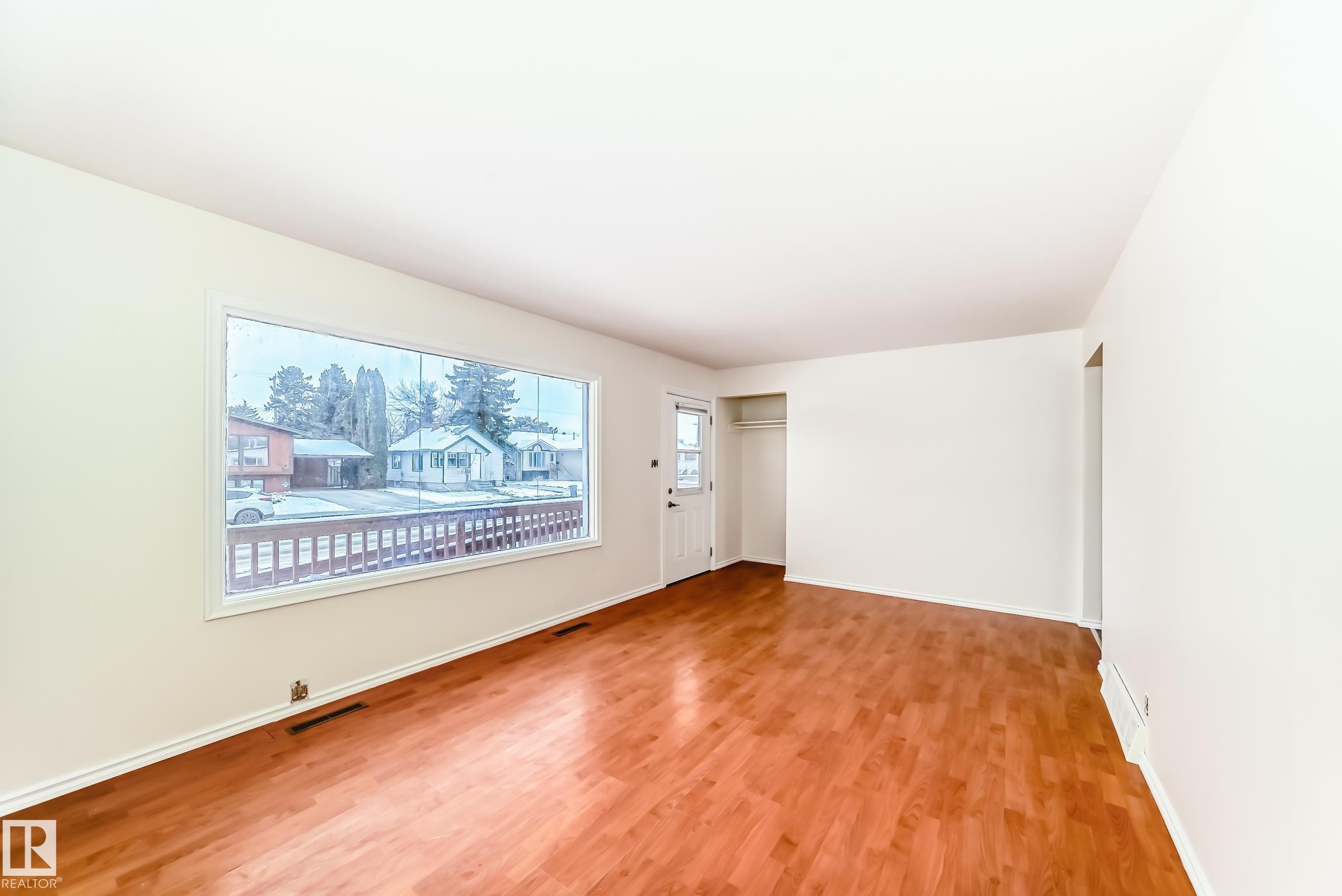 Wetaskiwin, AB - Indoor Photo Showing Other Room