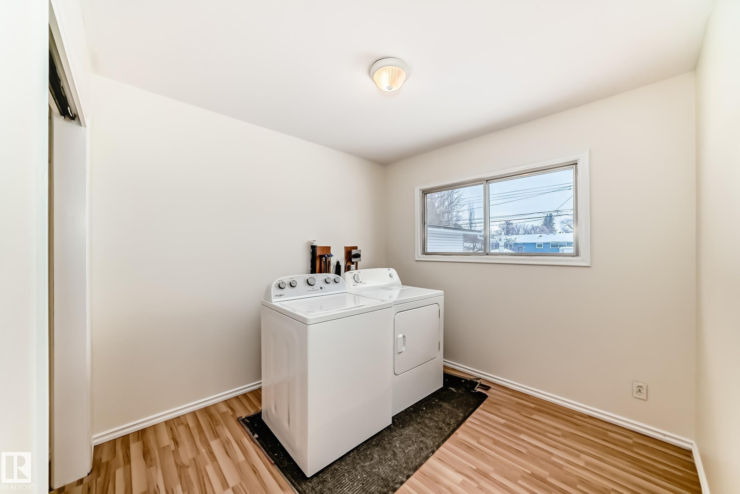 Wetaskiwin, AB - Indoor Photo Showing Laundry Room