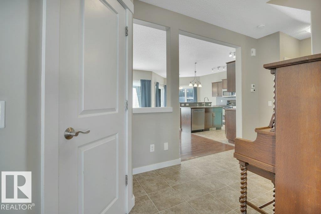 3054 Spence Wynd, Edmonton, AB - Indoor Photo Showing Other Room