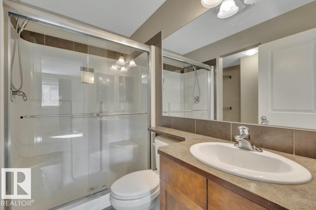 3054 Spence Wynd, Edmonton, AB - Indoor Photo Showing Bathroom