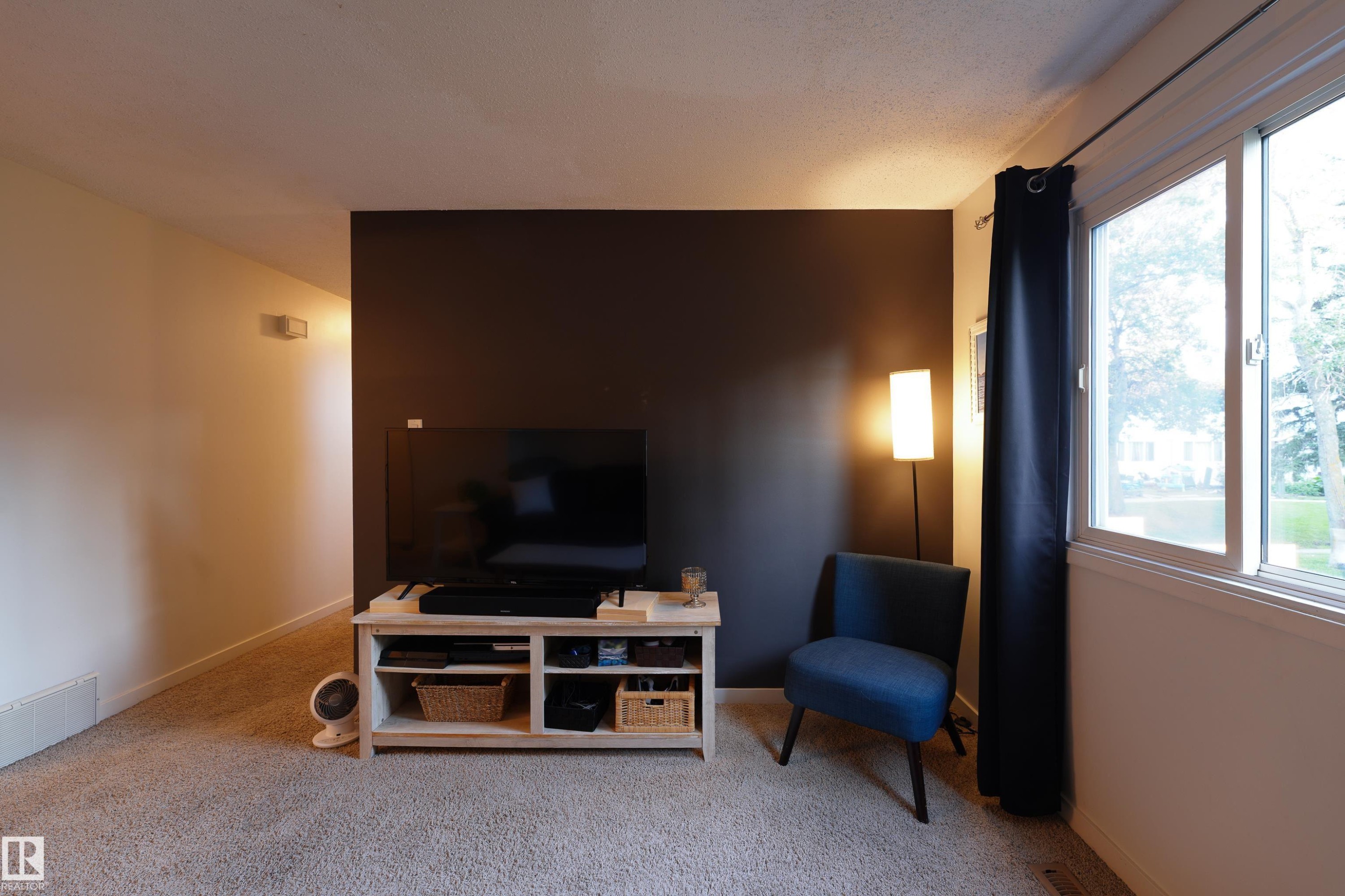 26 Mcleod Place, Edmonton, AB - Indoor Photo Showing Other Room