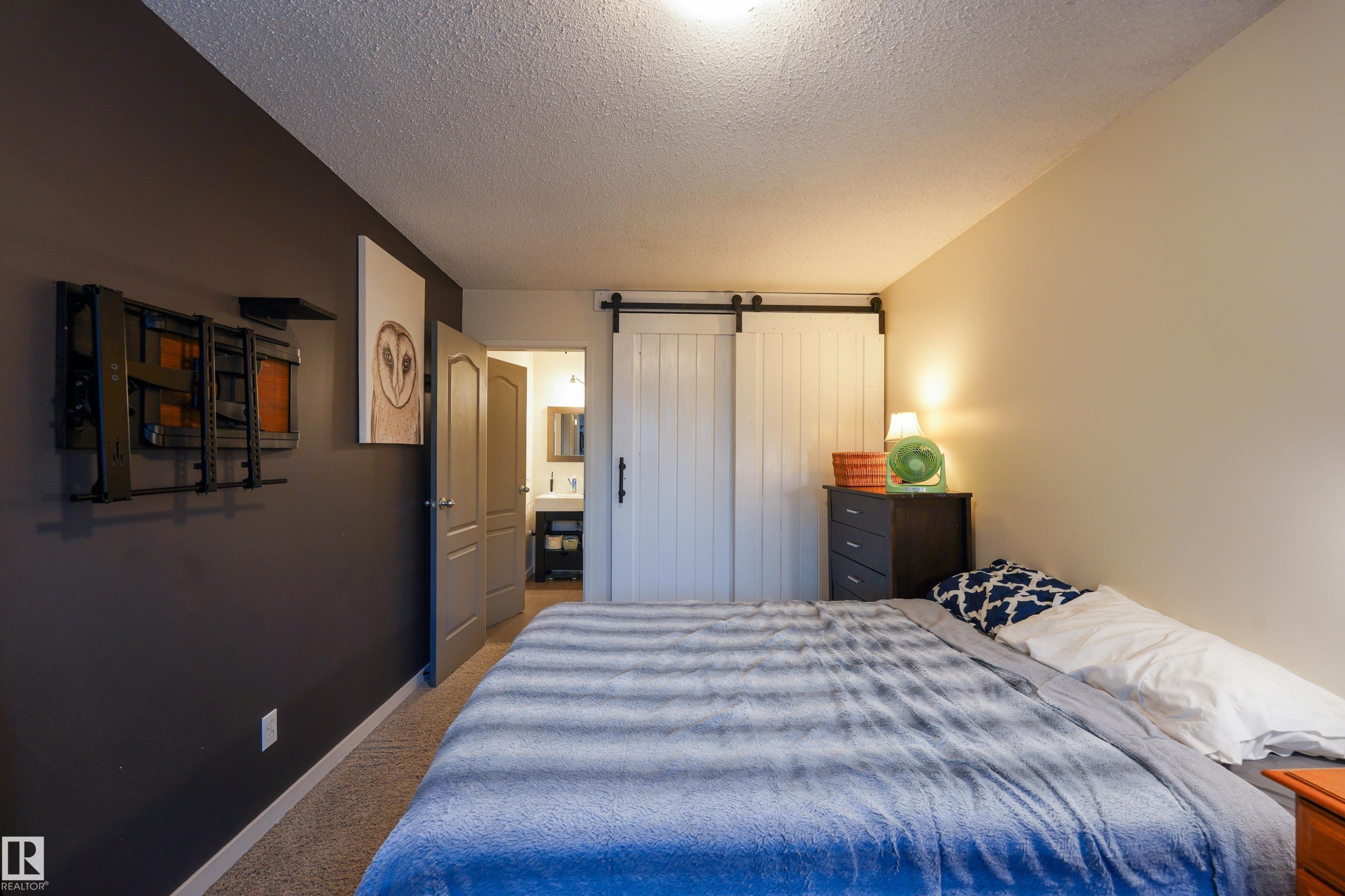 26 Mcleod Place, Edmonton, AB - Indoor Photo Showing Bedroom