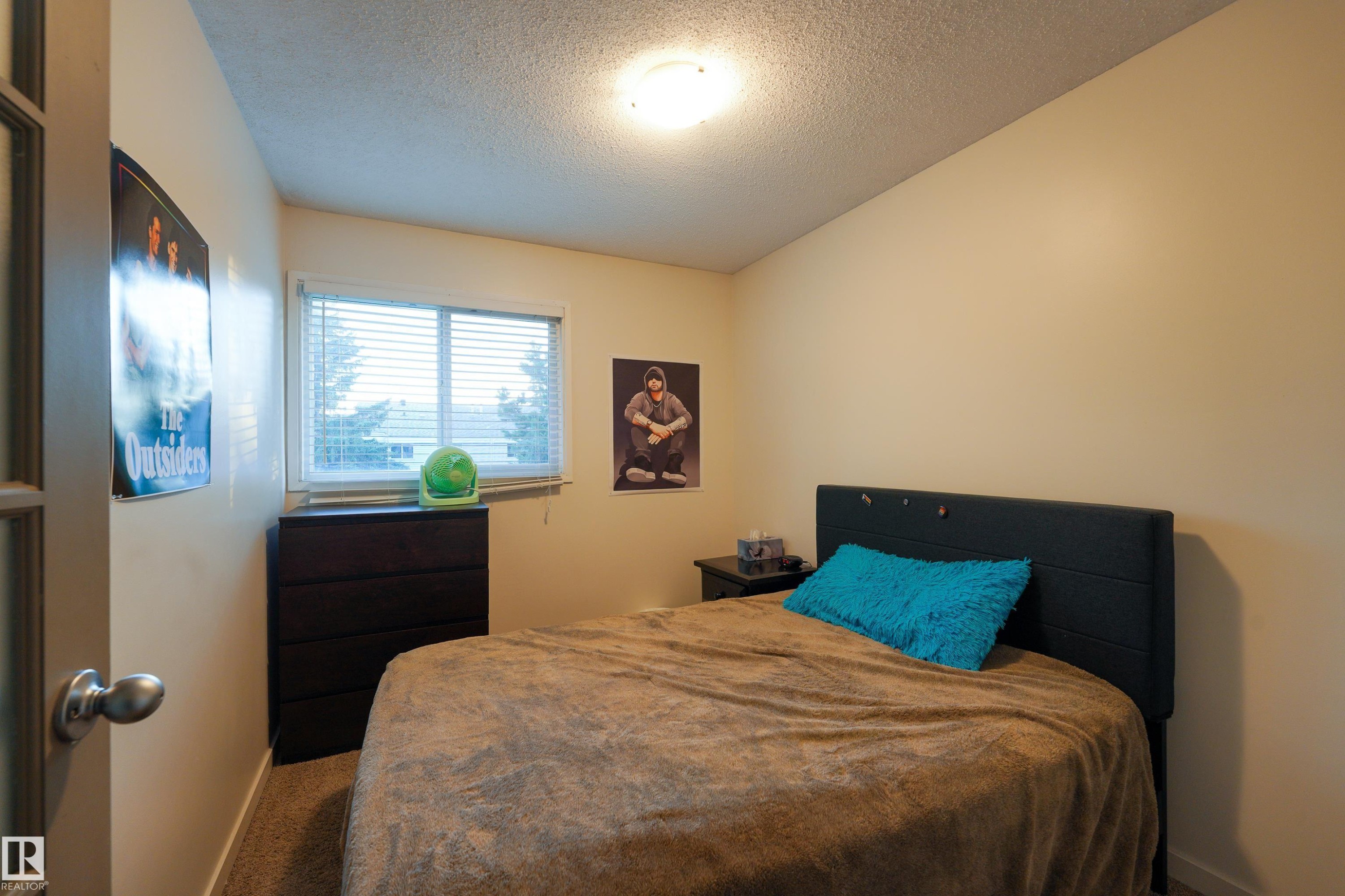 26 Mcleod Place, Edmonton, AB - Indoor Photo Showing Bedroom