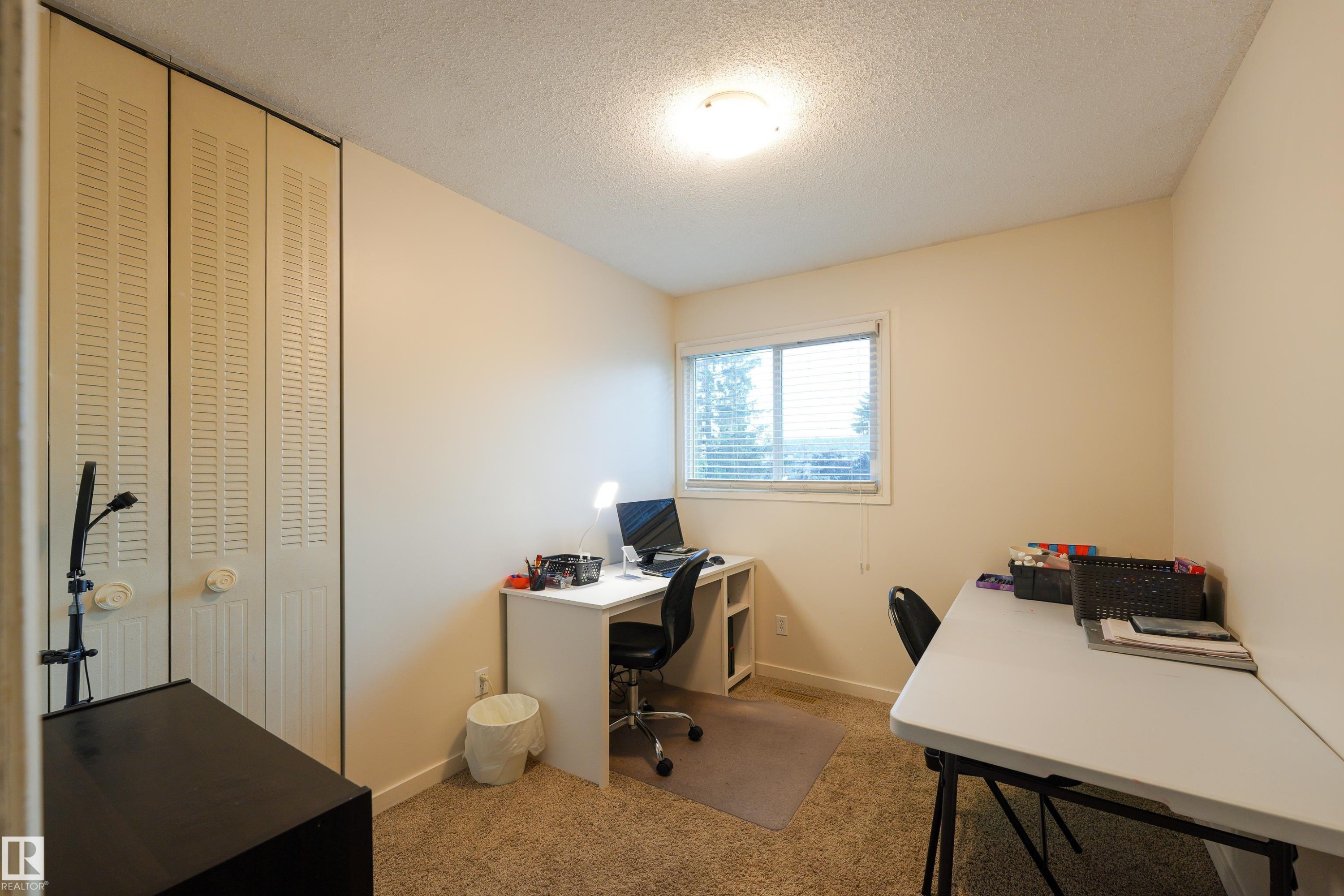 26 Mcleod Place, Edmonton, AB - Indoor Photo Showing Office