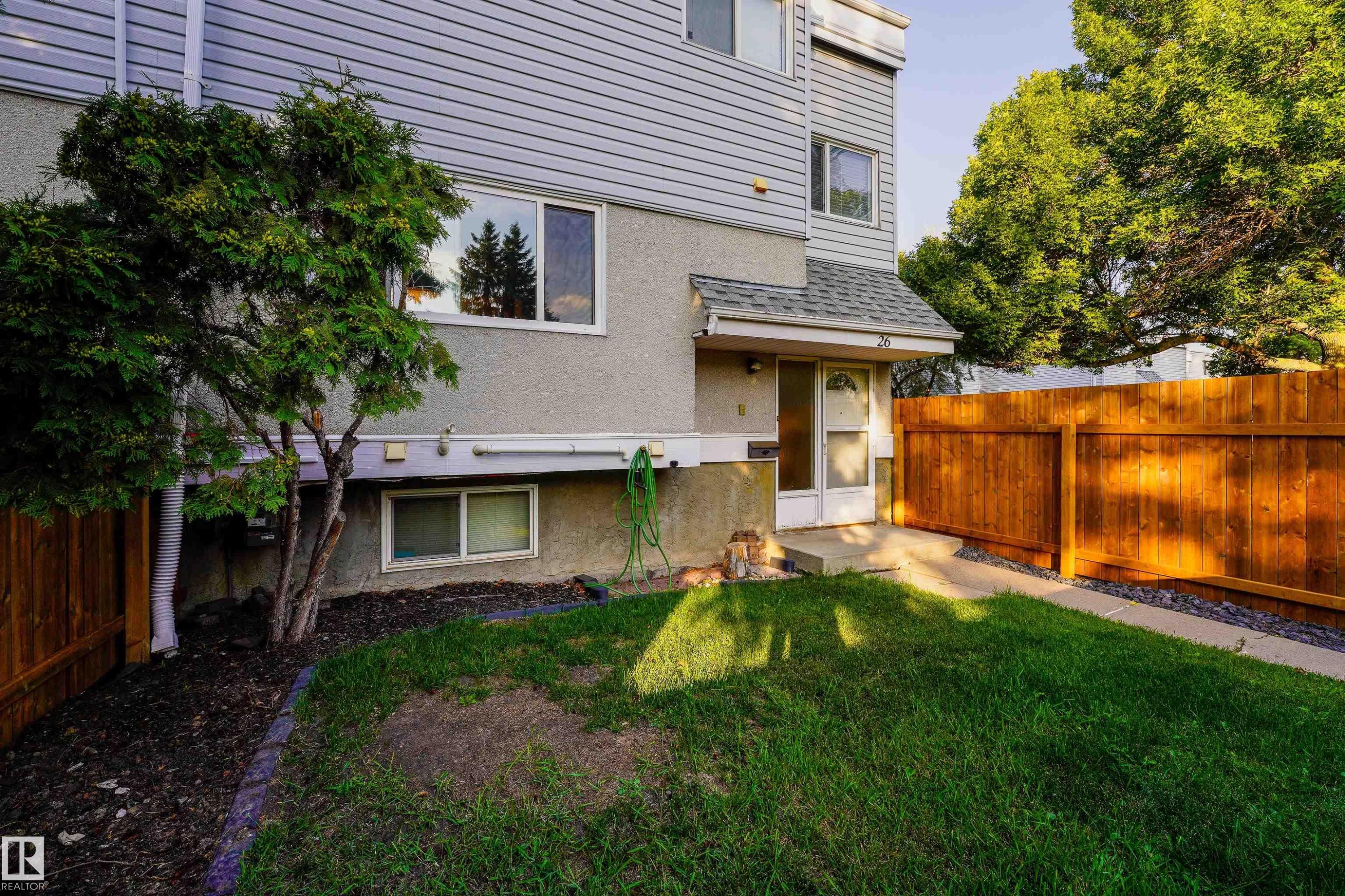 26 Mcleod Place, Edmonton, AB - Outdoor