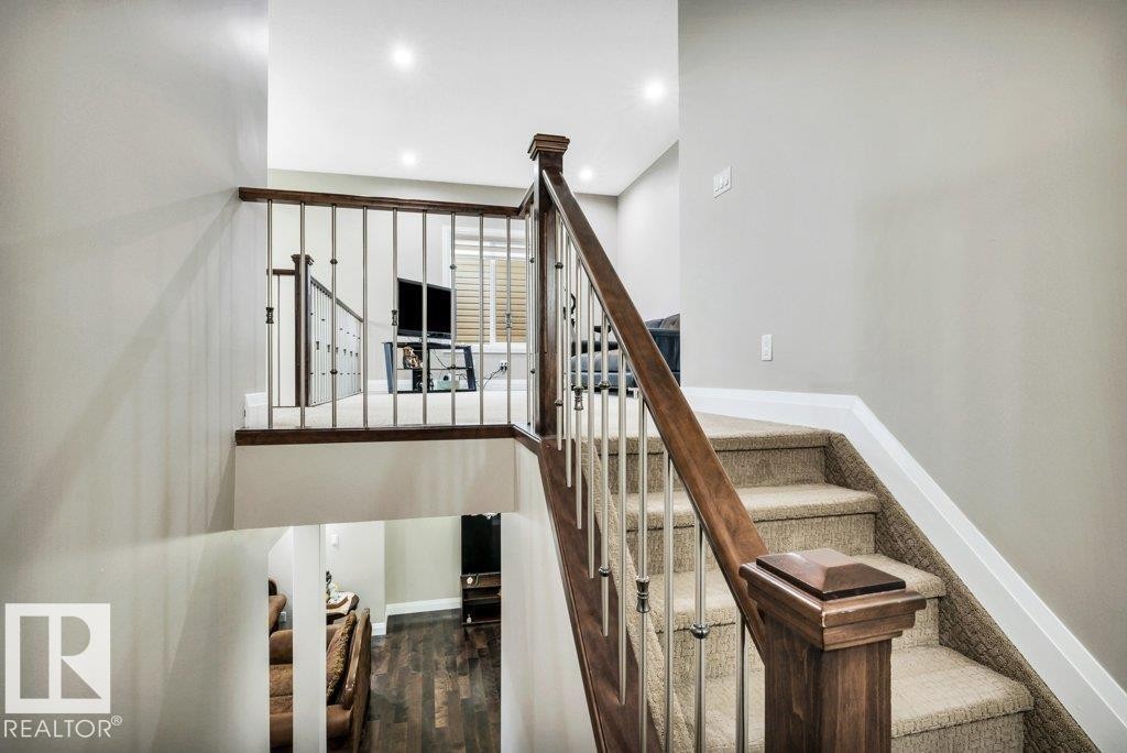 5121 1B Avenue, Edmonton, AB - Indoor Photo Showing Other Room