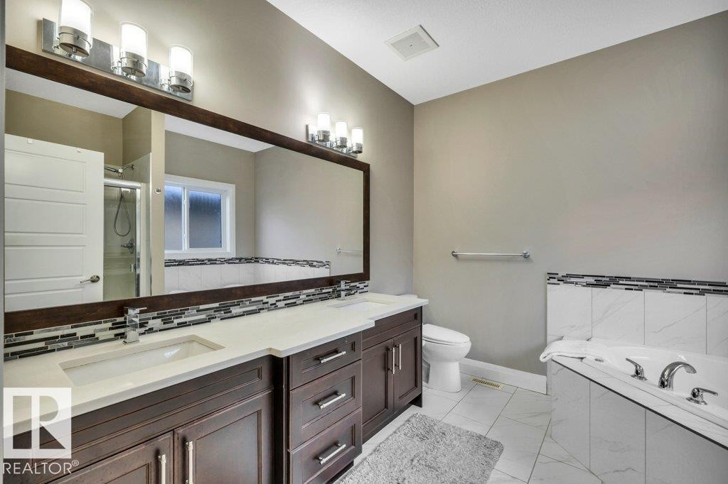 5121 1B Avenue, Edmonton, AB - Indoor Photo Showing Bathroom