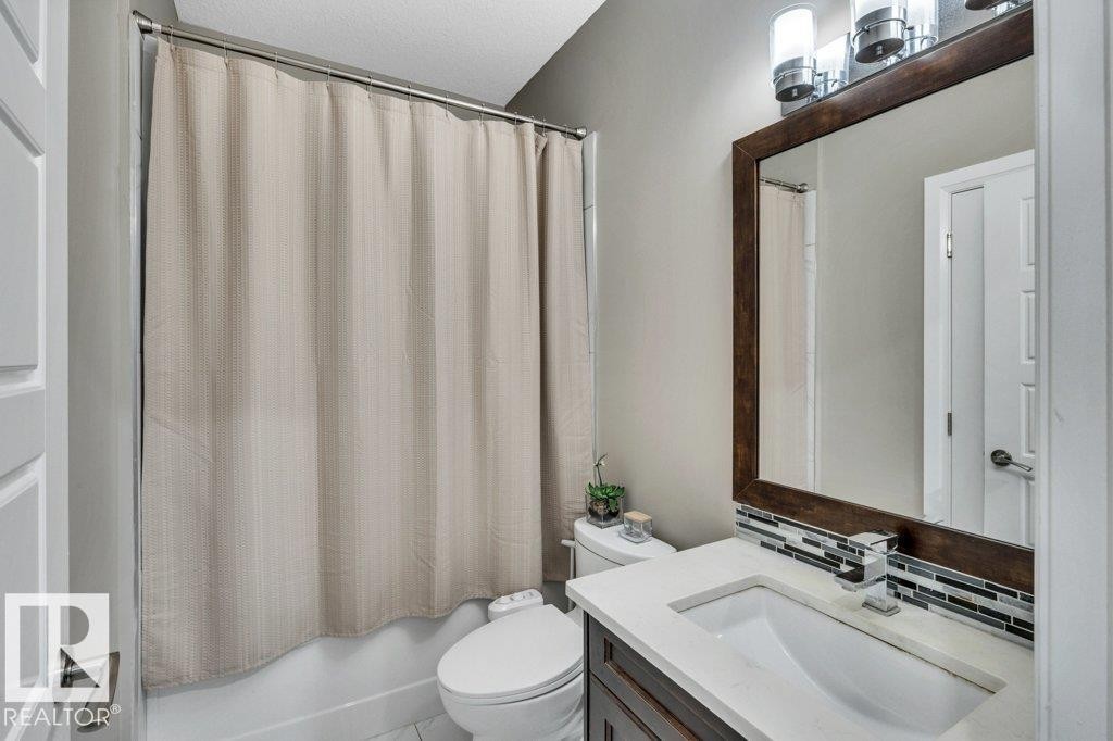 5121 1B Avenue, Edmonton, AB - Indoor Photo Showing Bathroom
