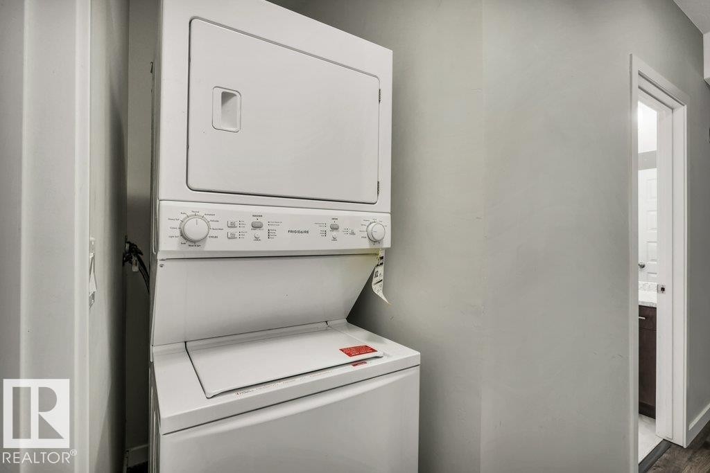 5121 1B Avenue, Edmonton, AB - Indoor Photo Showing Laundry Room