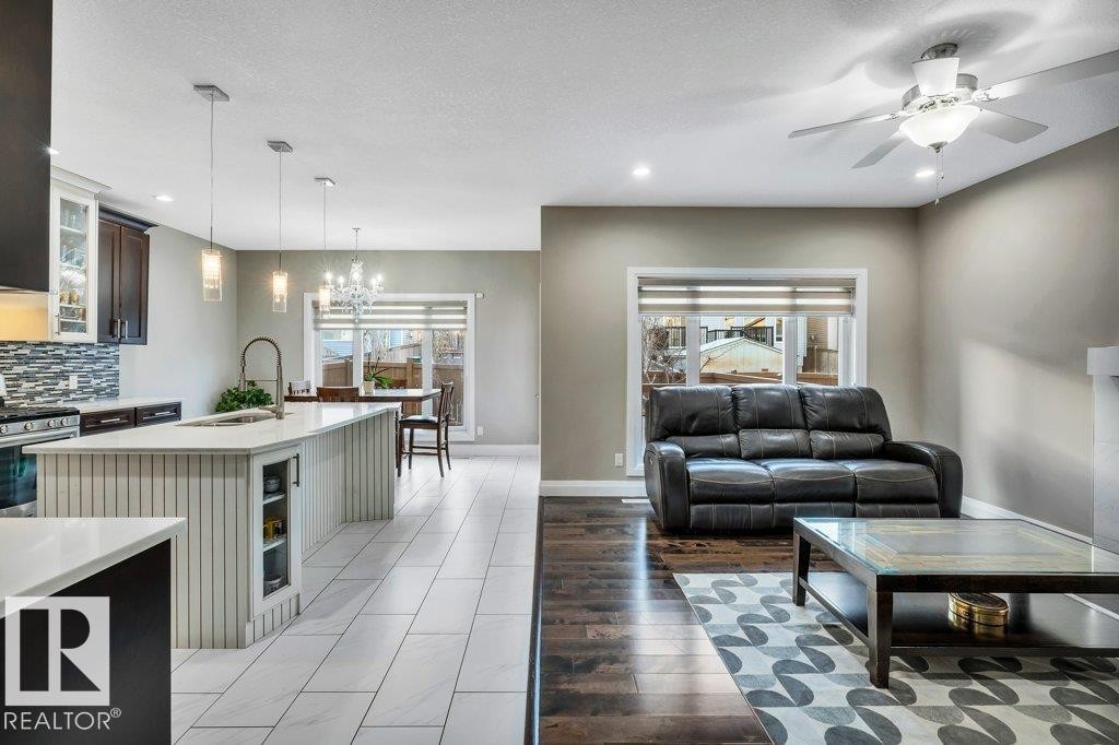 5121 1B Avenue, Edmonton, AB - Indoor