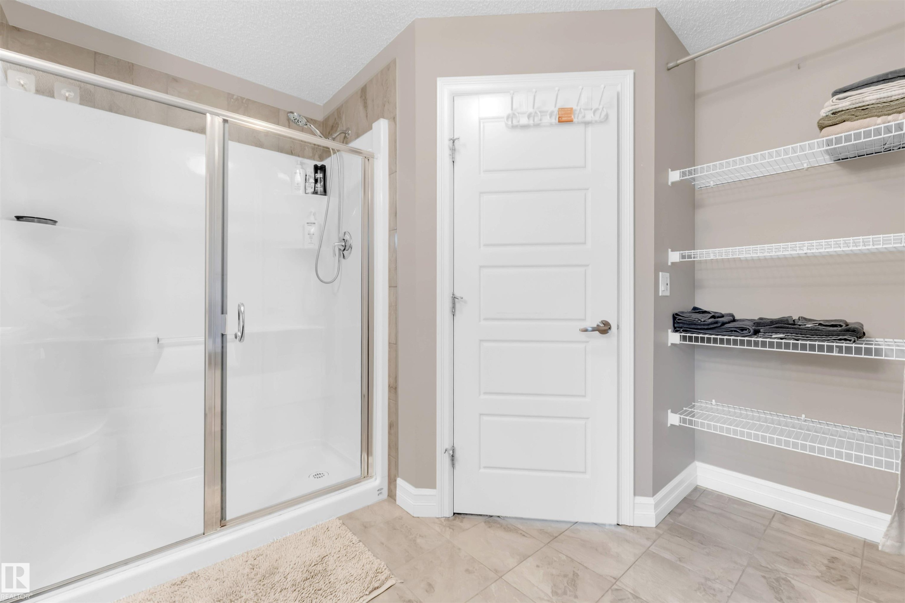 1347 Watt Drive, Edmonton, AB - Indoor Photo Showing Bathroom