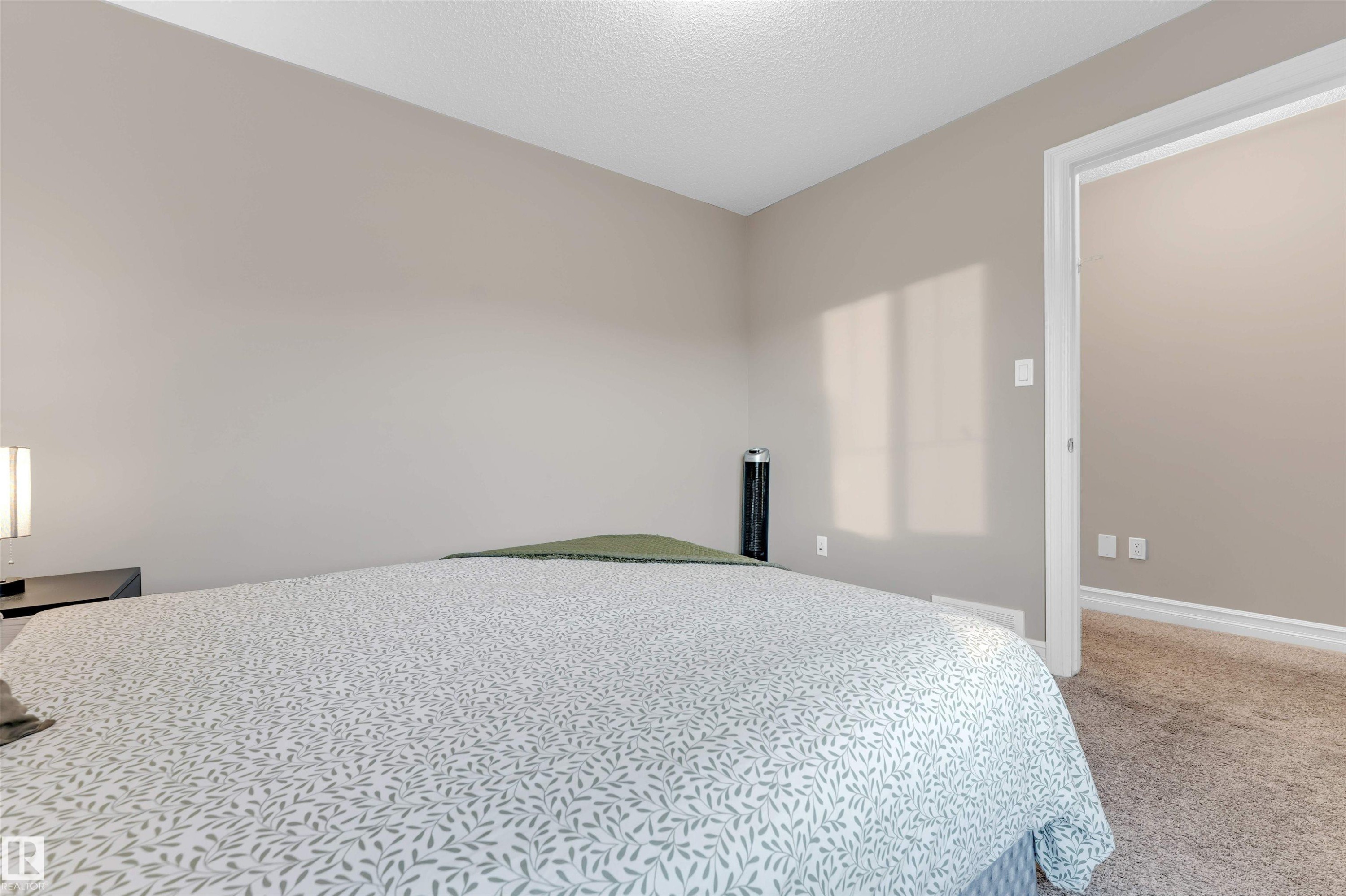 1347 Watt Drive, Edmonton, AB - Indoor Photo Showing Bedroom
