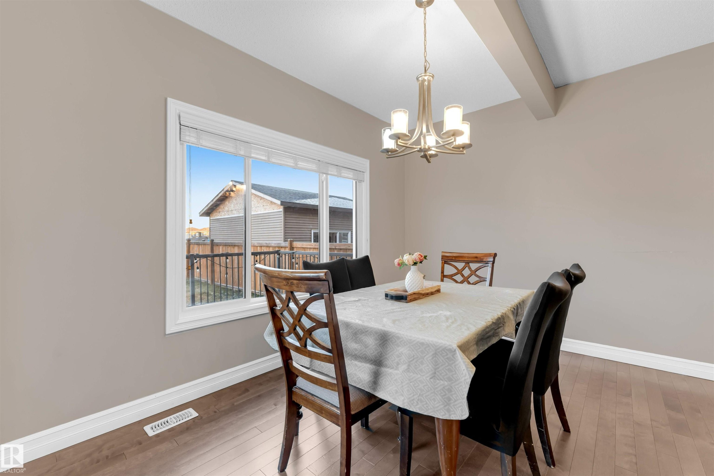 1347 Watt Drive, Edmonton, AB - Indoor Photo Showing Dining Room