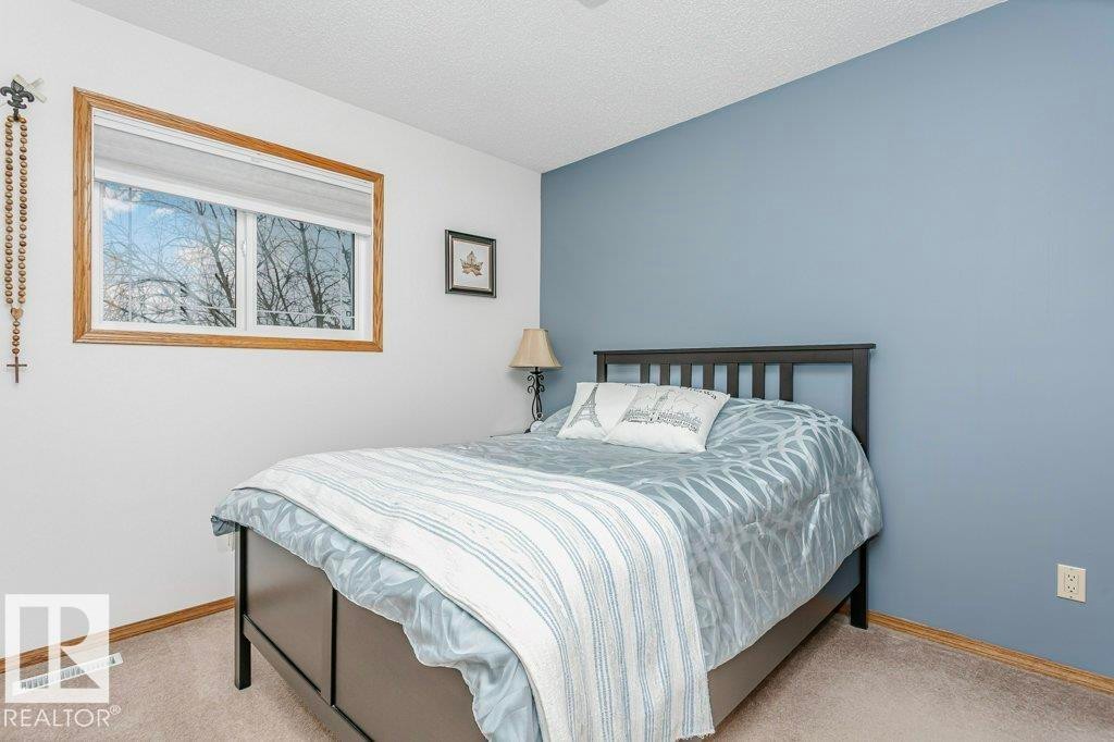 13020 157 Avenue Nw, Edmonton, AB - Indoor Photo Showing Bedroom