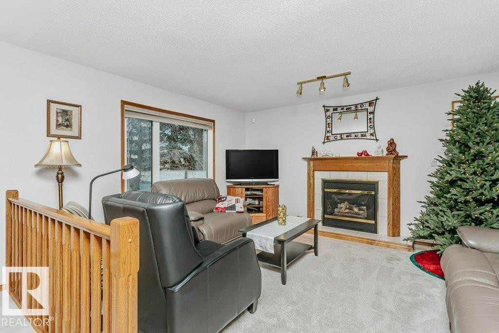 13020 157 Avenue Nw, Edmonton, AB - Indoor Photo Showing Living Room With Fireplace
